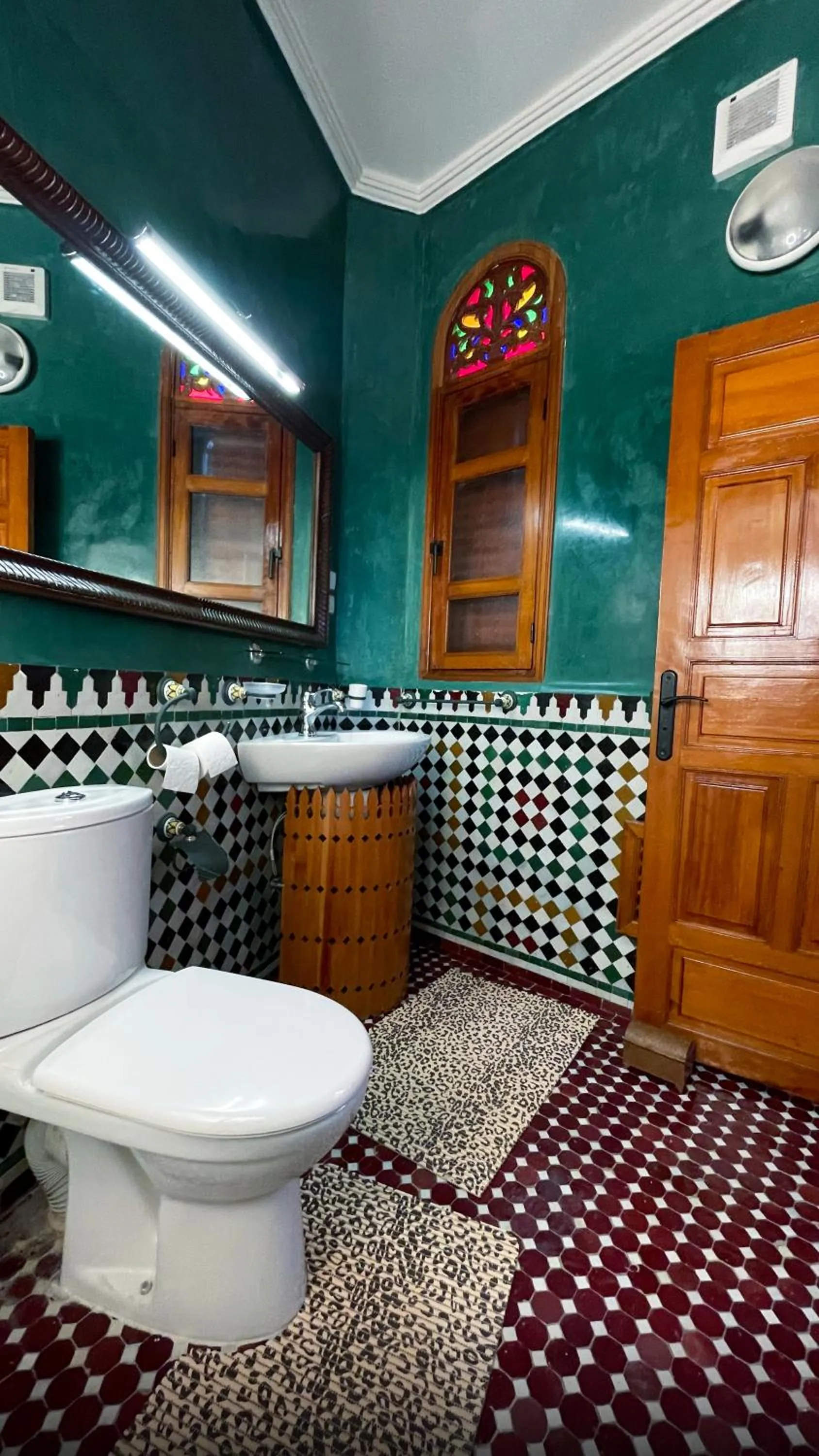 Toilet in Riad Dar El Ouedghiri