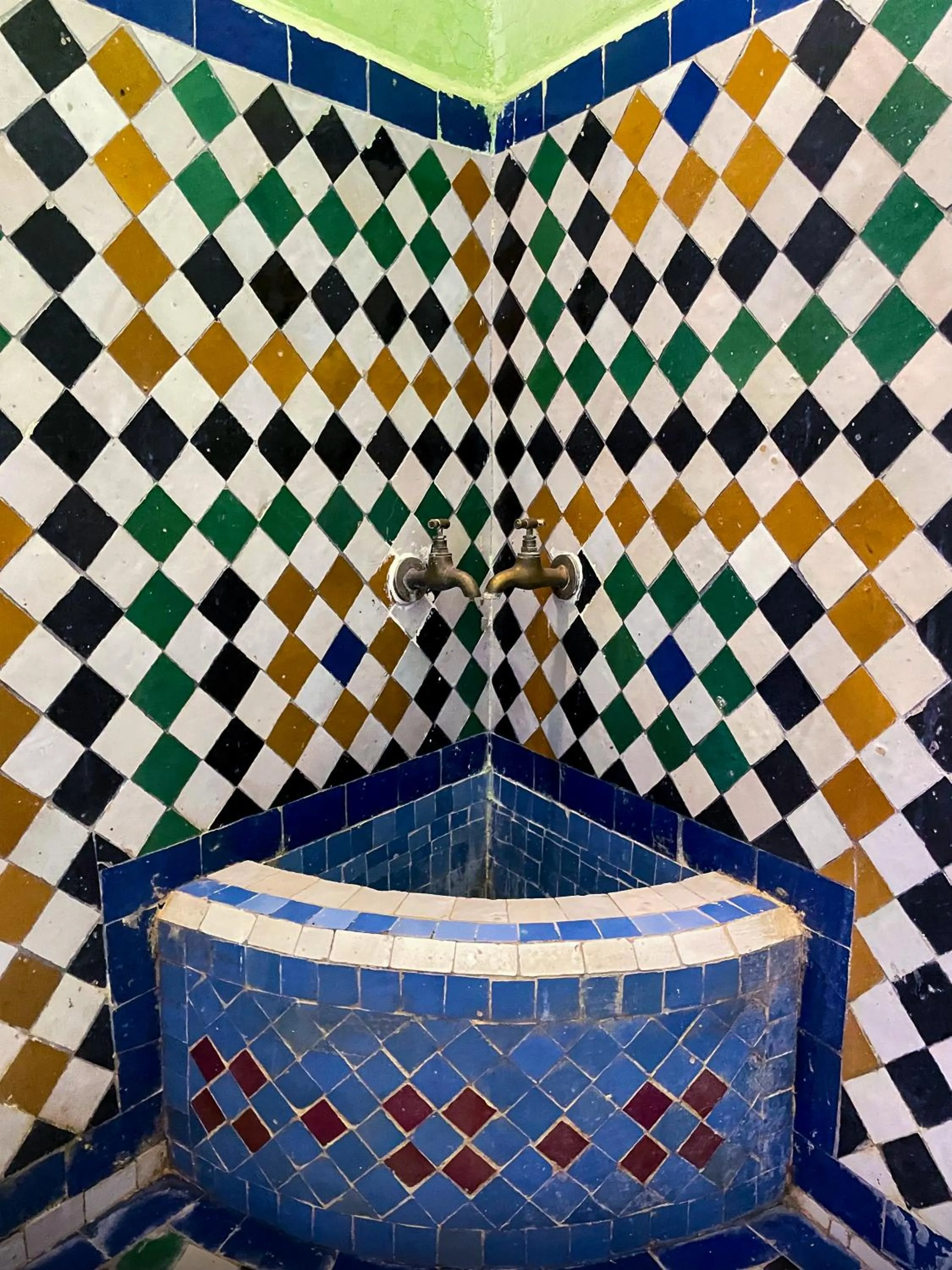 Shower in Riad Dar El Ouedghiri