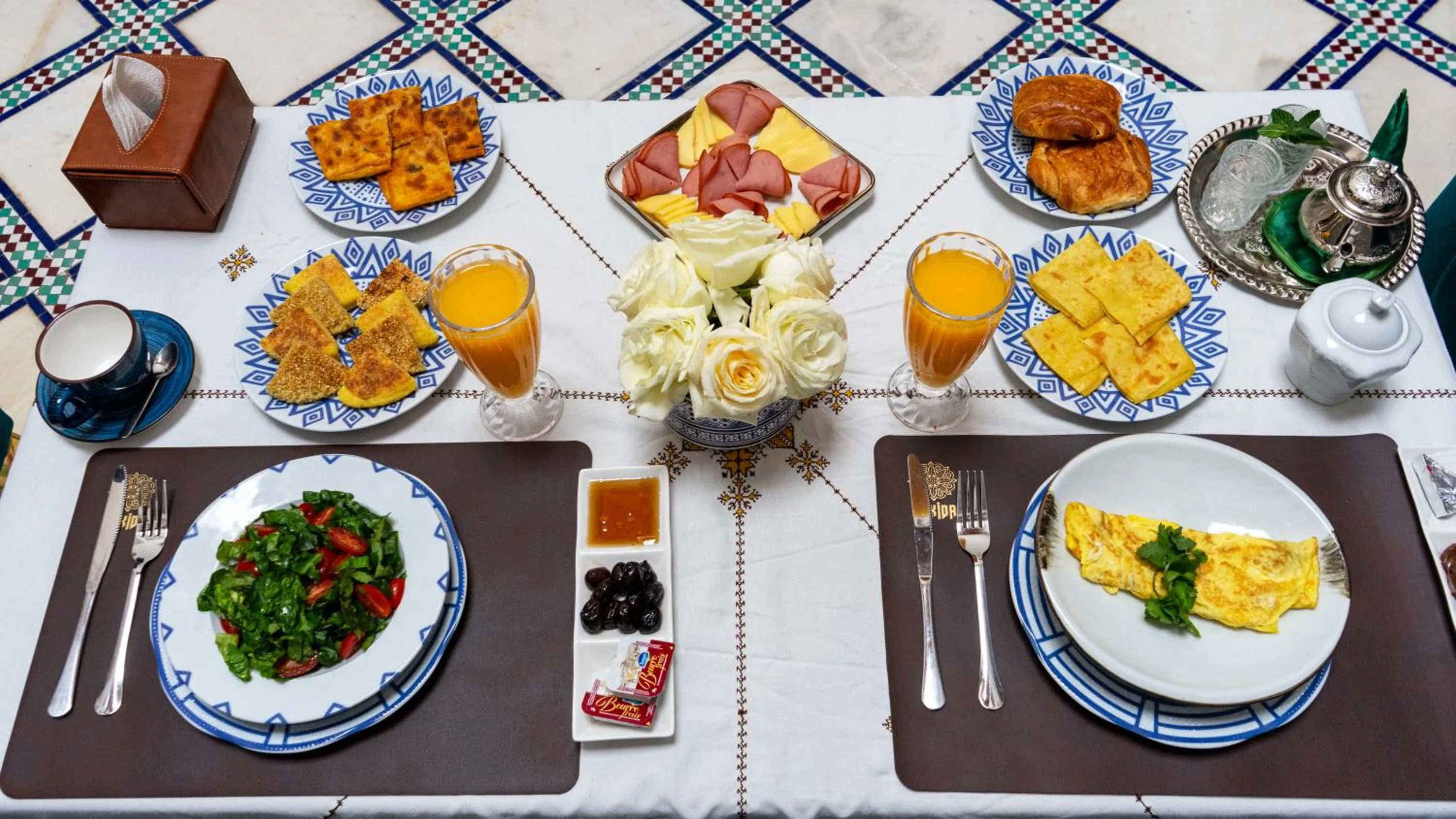 Food and drinks in Riad Dar El Ouedghiri