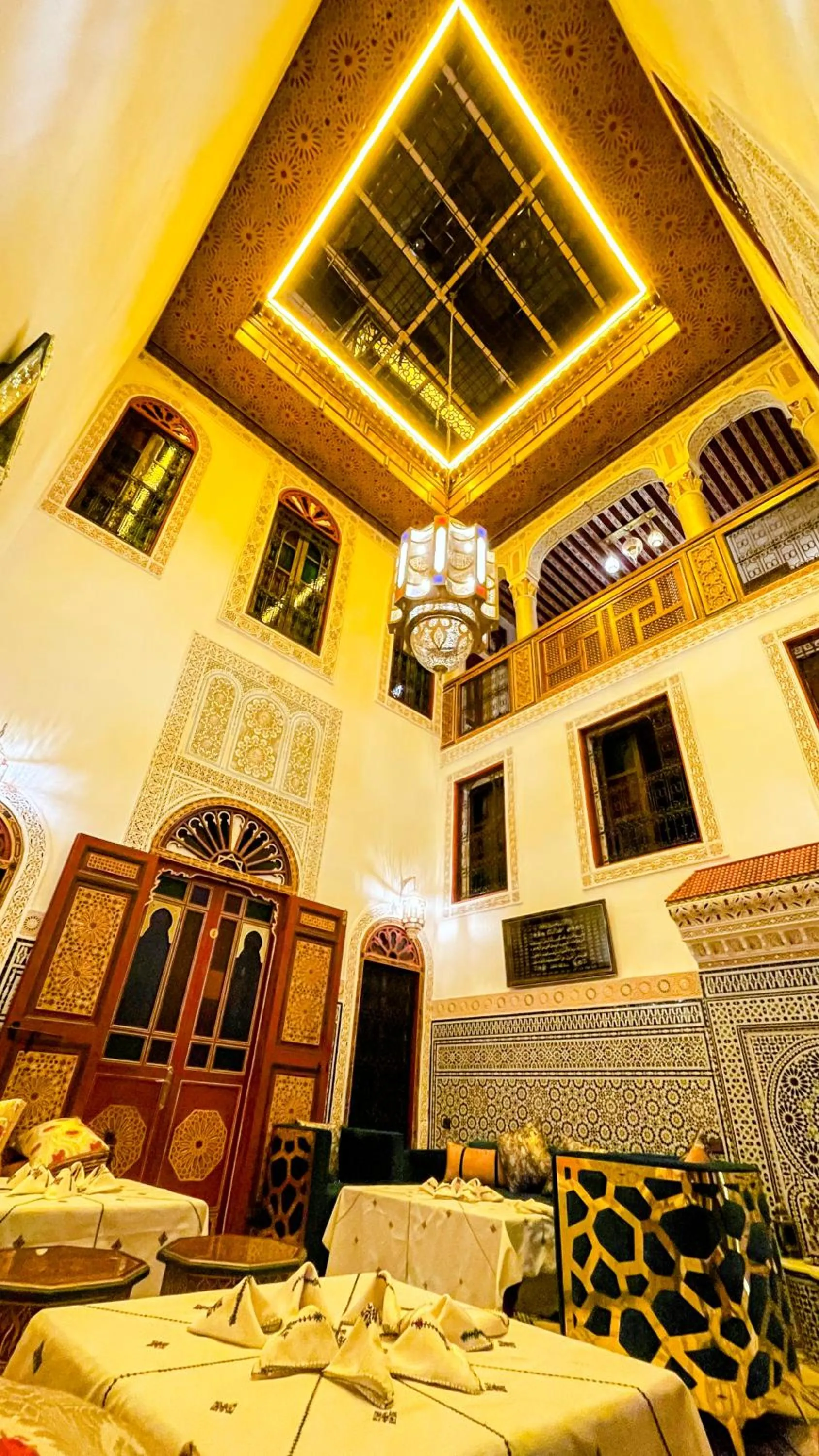 Restaurant/places to eat in Riad Dar El Ouedghiri
