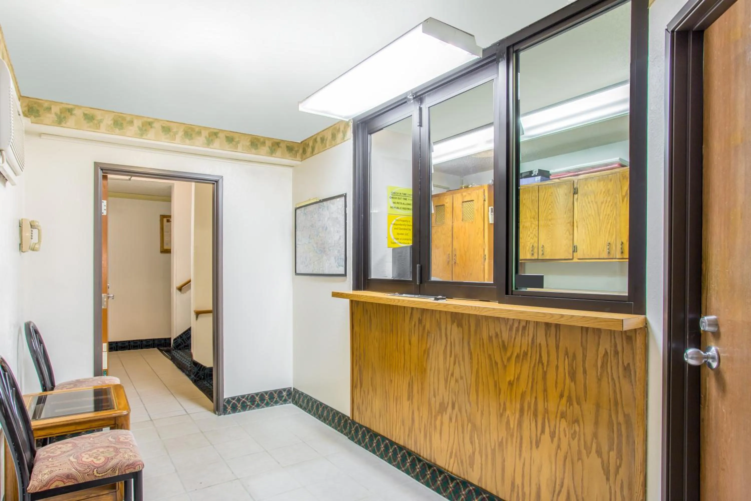 Lobby or reception in Super 8 by Wyndham Richmond/Broad Street