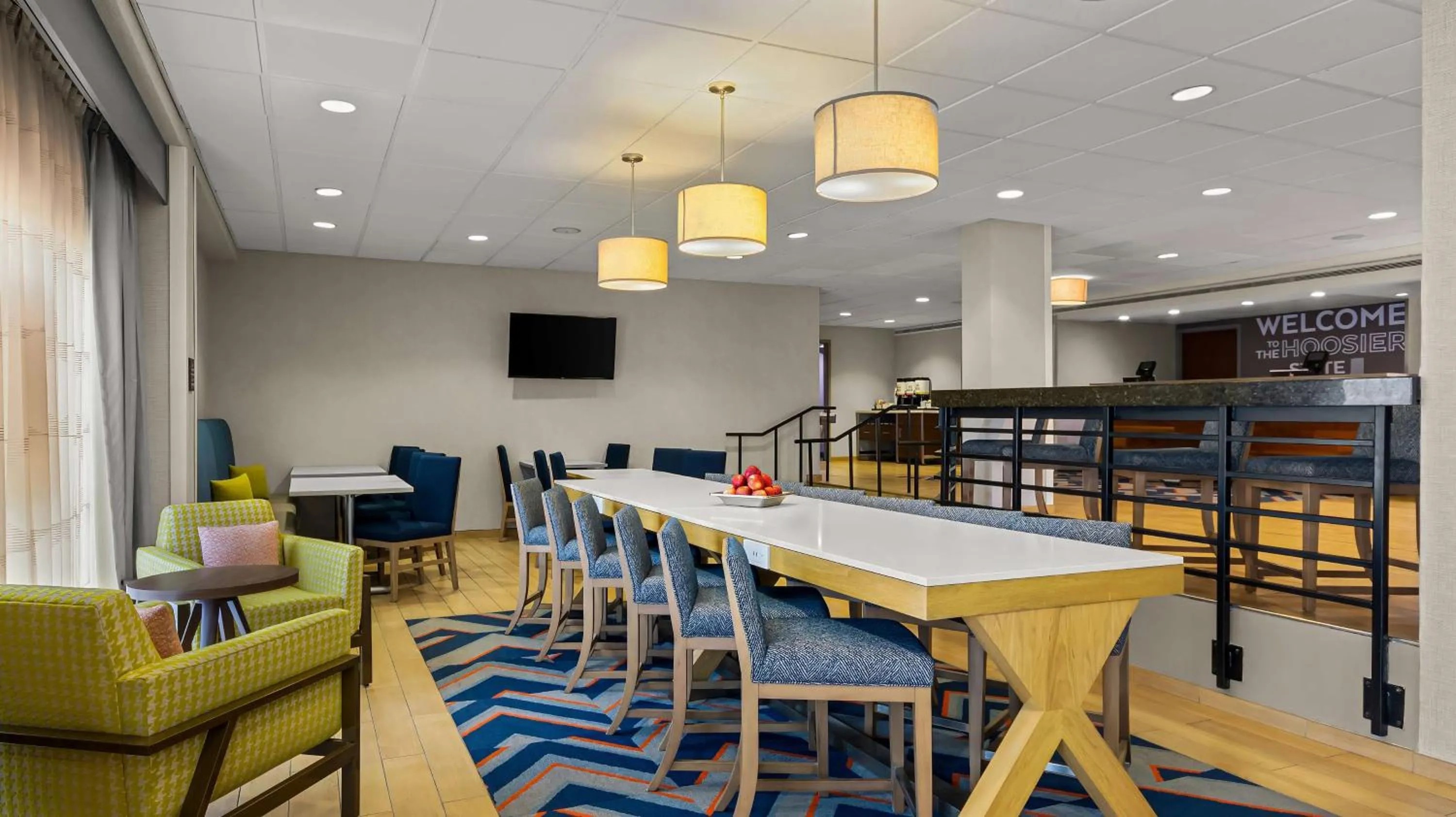 Restaurant/places to eat in Hampton Inn Bloomington