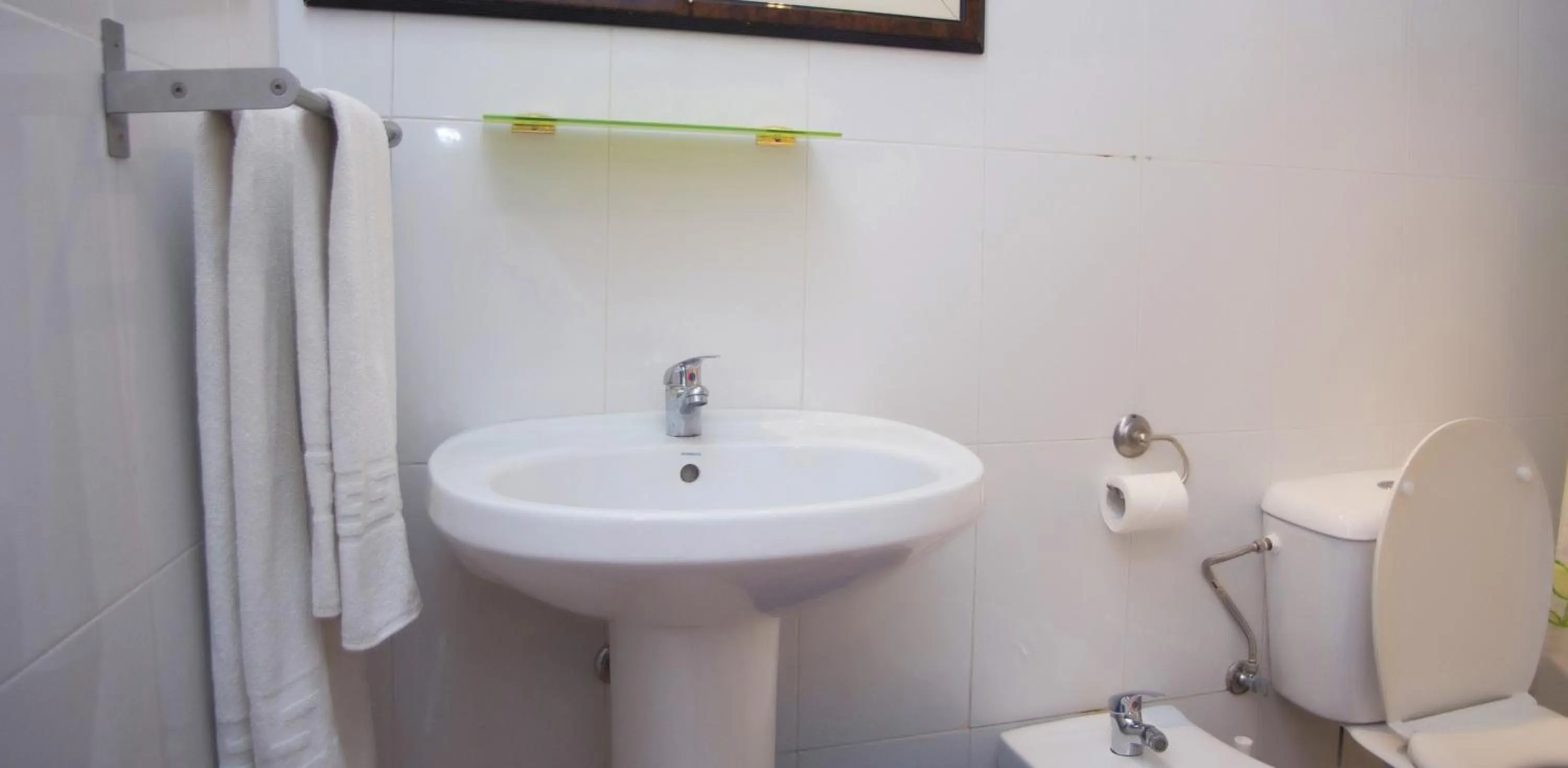 Bathroom in Pensión Santa María la Blanca