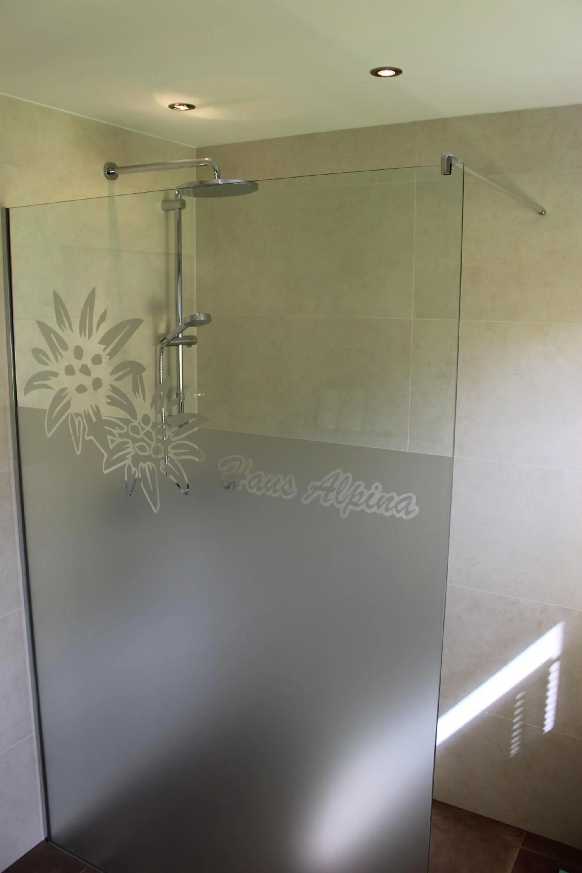 Bathroom in Haus Alpina & Landhaus Schöpf