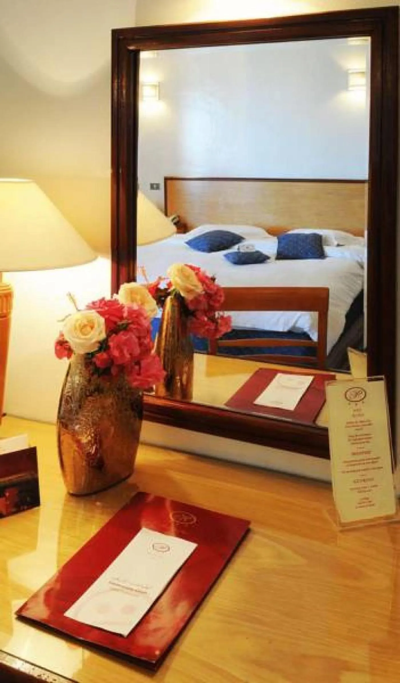 Seating area, Bed in Hotel du Parc