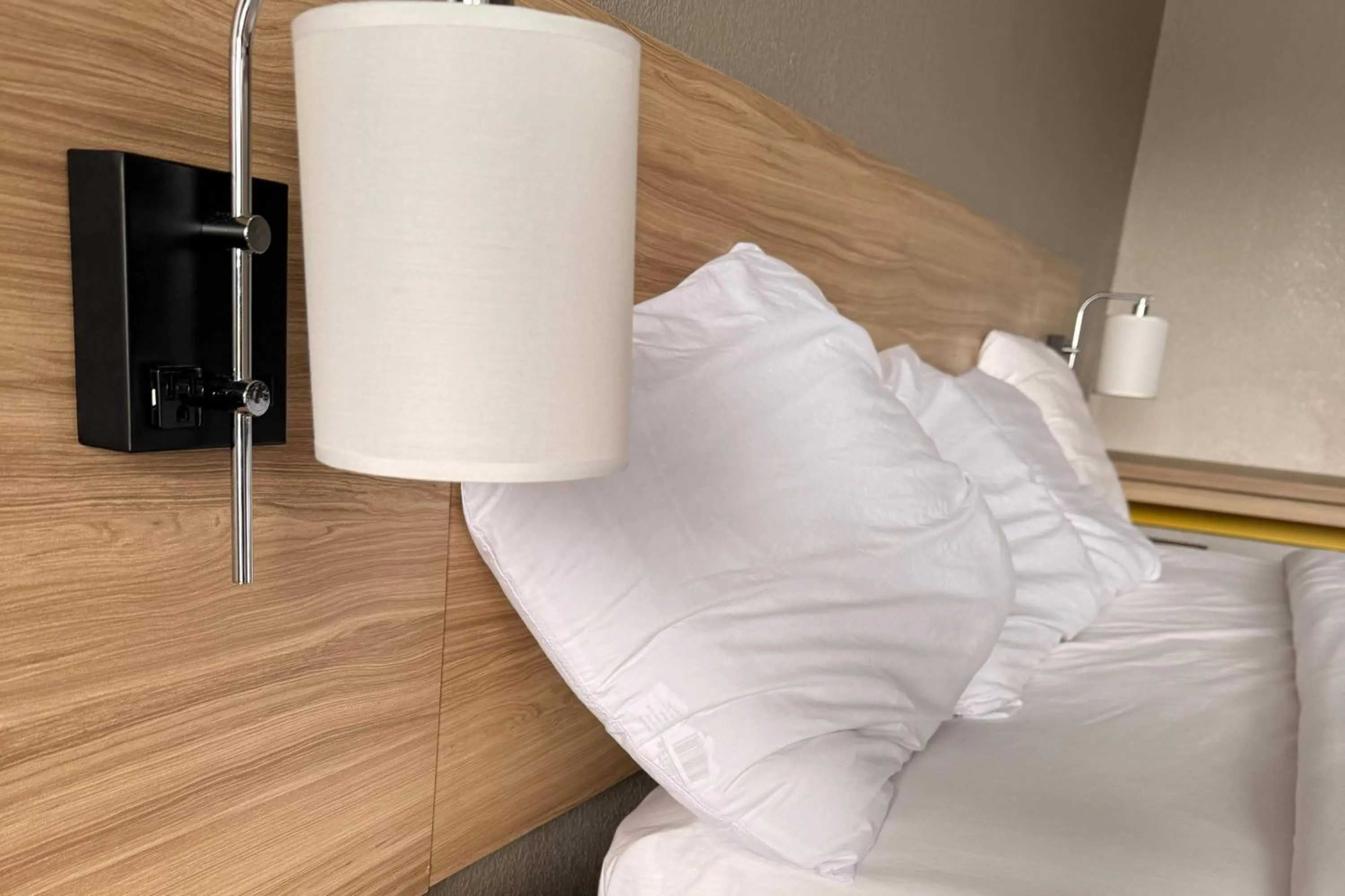 Bed in Days Inn by Wyndham Ruther Glen Kings Dominion Area