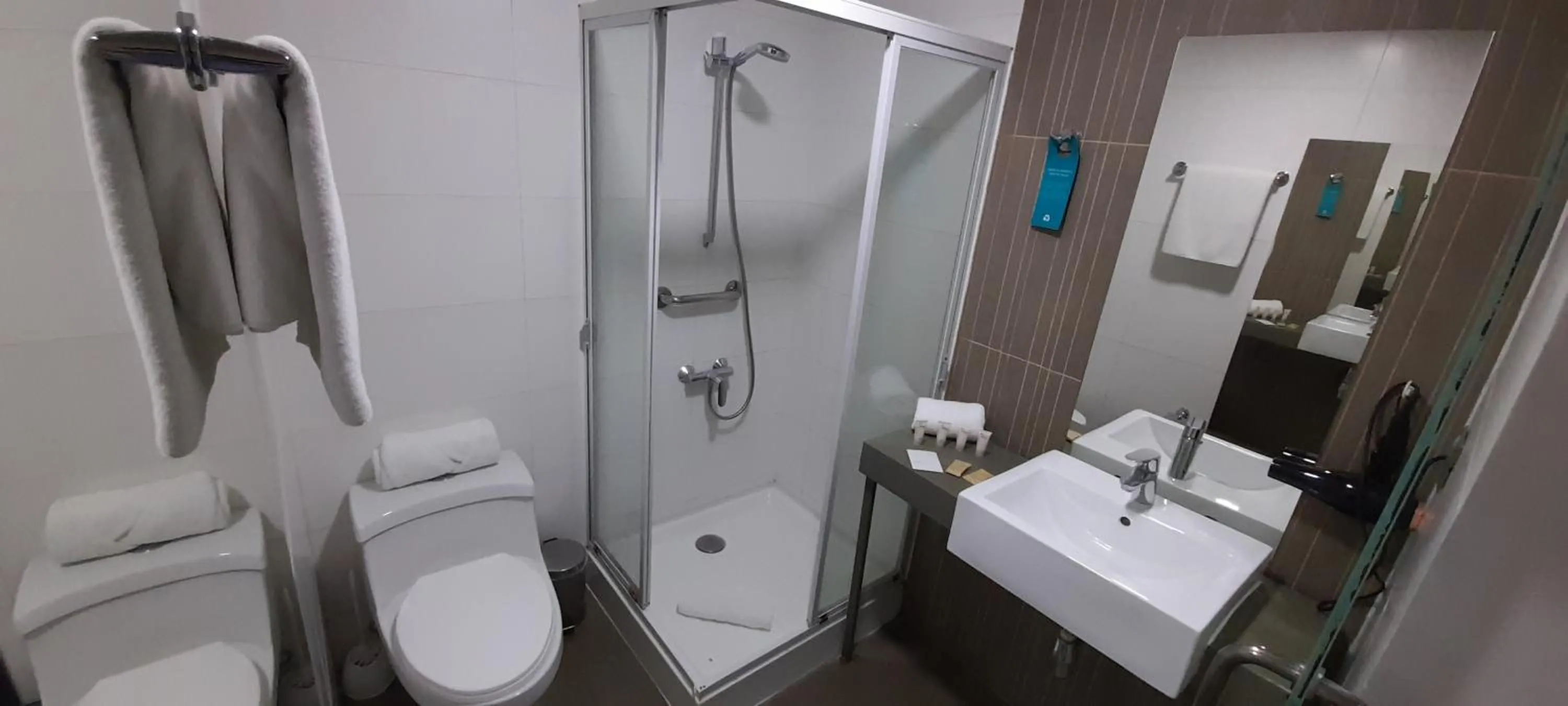 Shower in Open Hotel