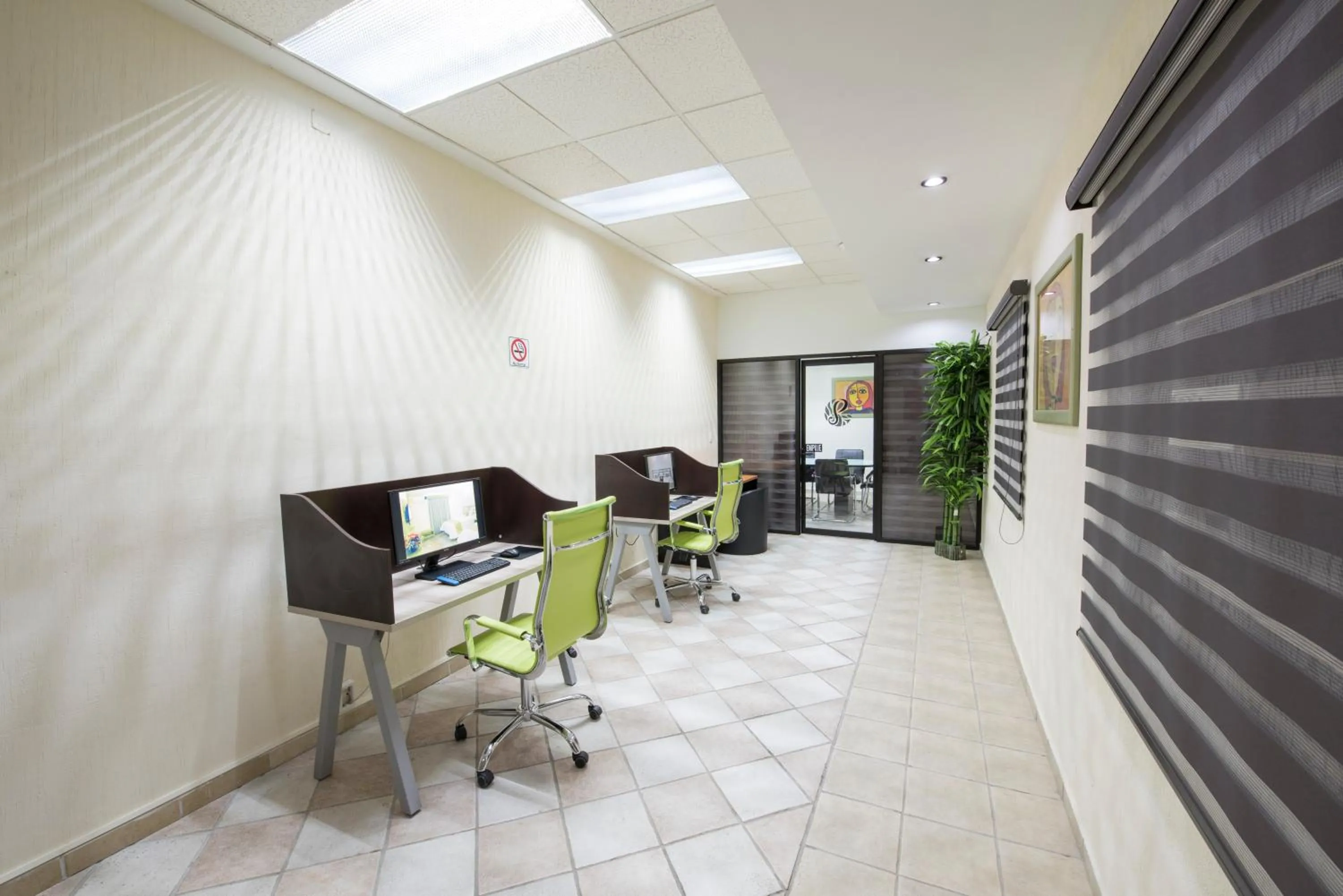 Business facilities in Hotel Palace Inn