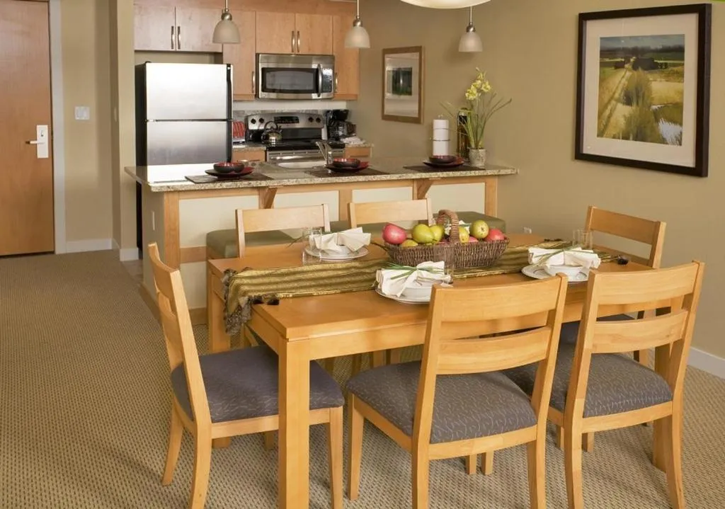 Dining area in Fraser Crossing and Founders Pointe