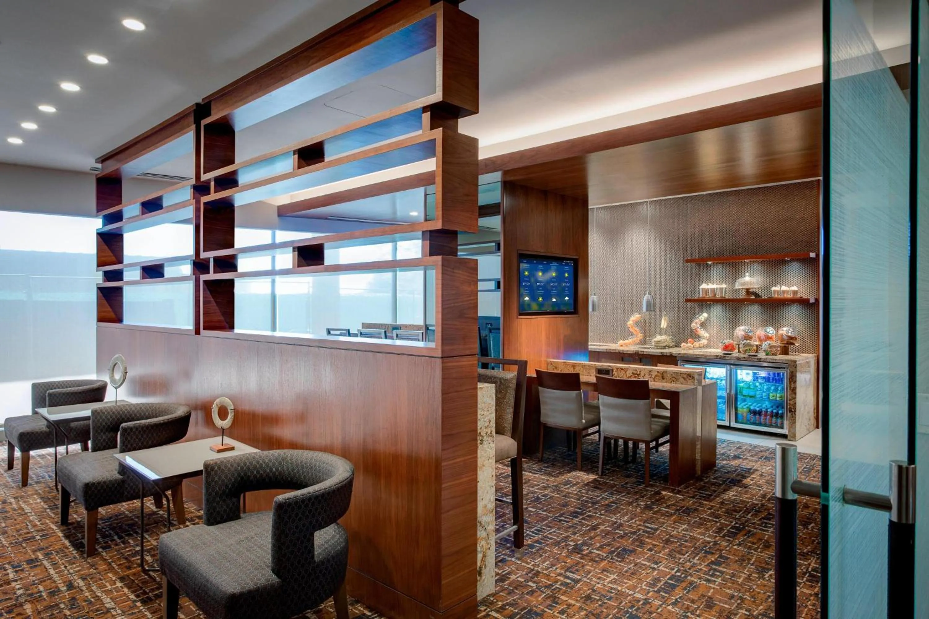 Lounge or bar in Houston Airport Marriott at George Bush Intercontinental