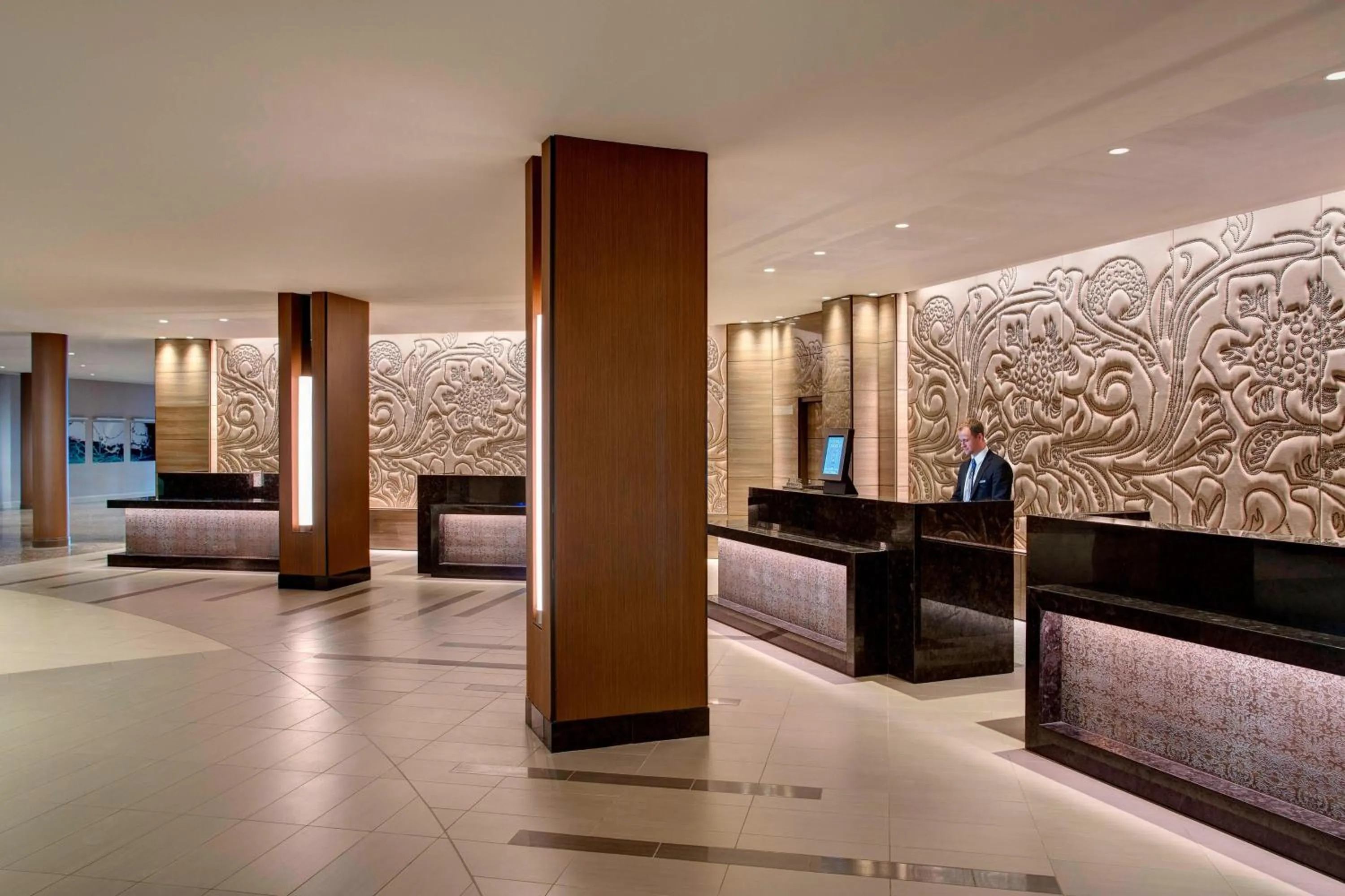 Lobby or reception in Houston Airport Marriott at George Bush Intercontinental