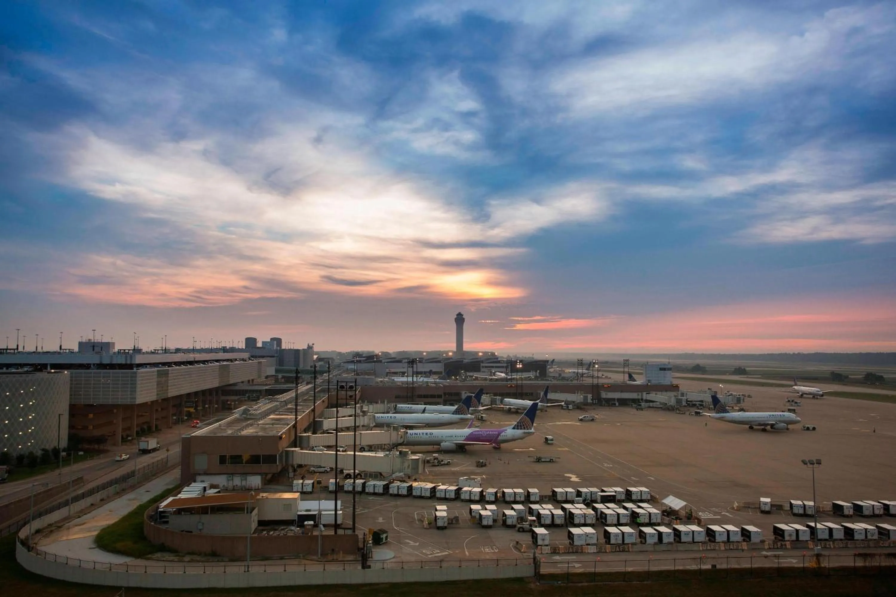 Property building in Houston Airport Marriott at George Bush Intercontinental