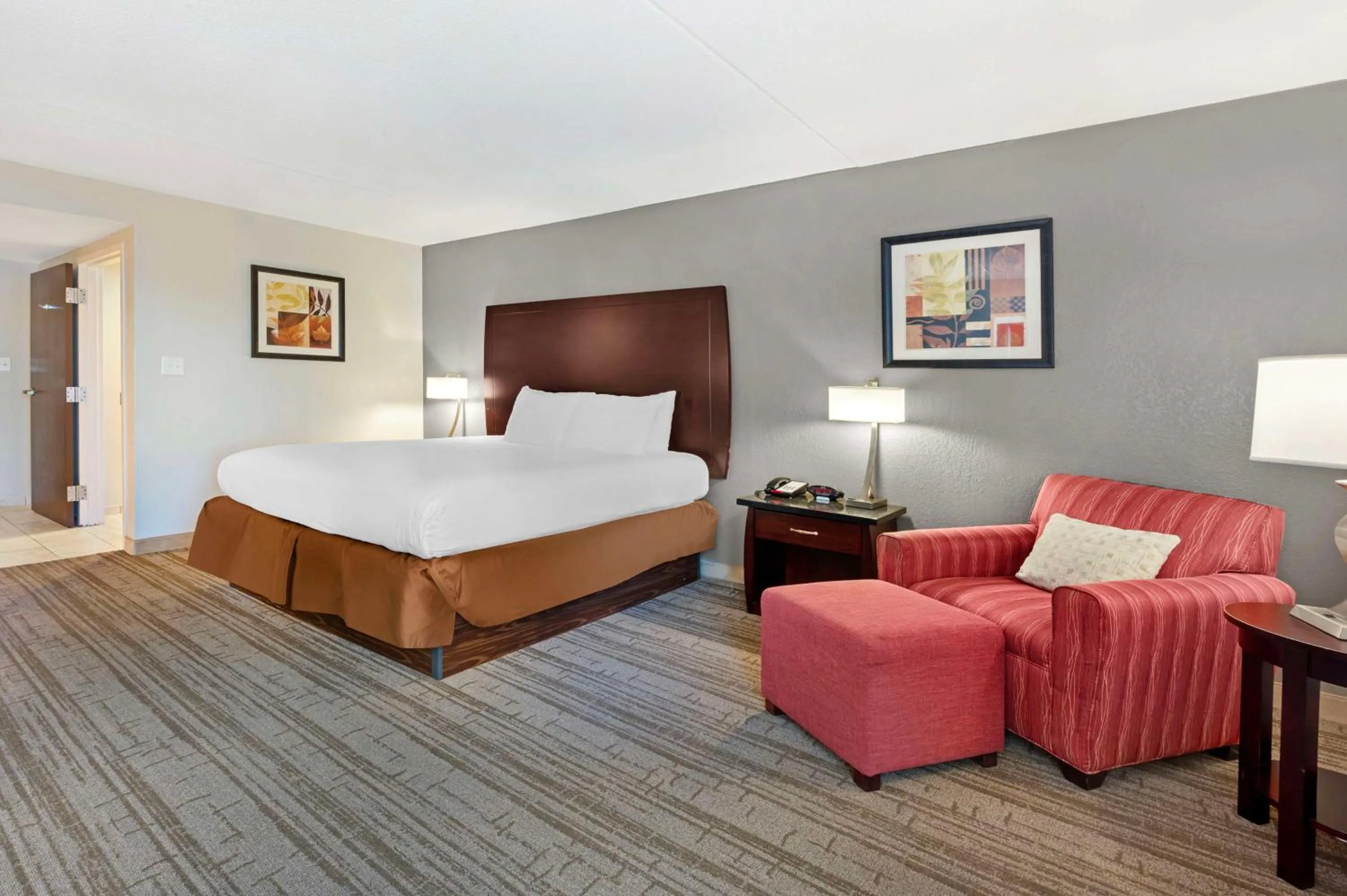 Bedroom in Best Western Ashbury Inn