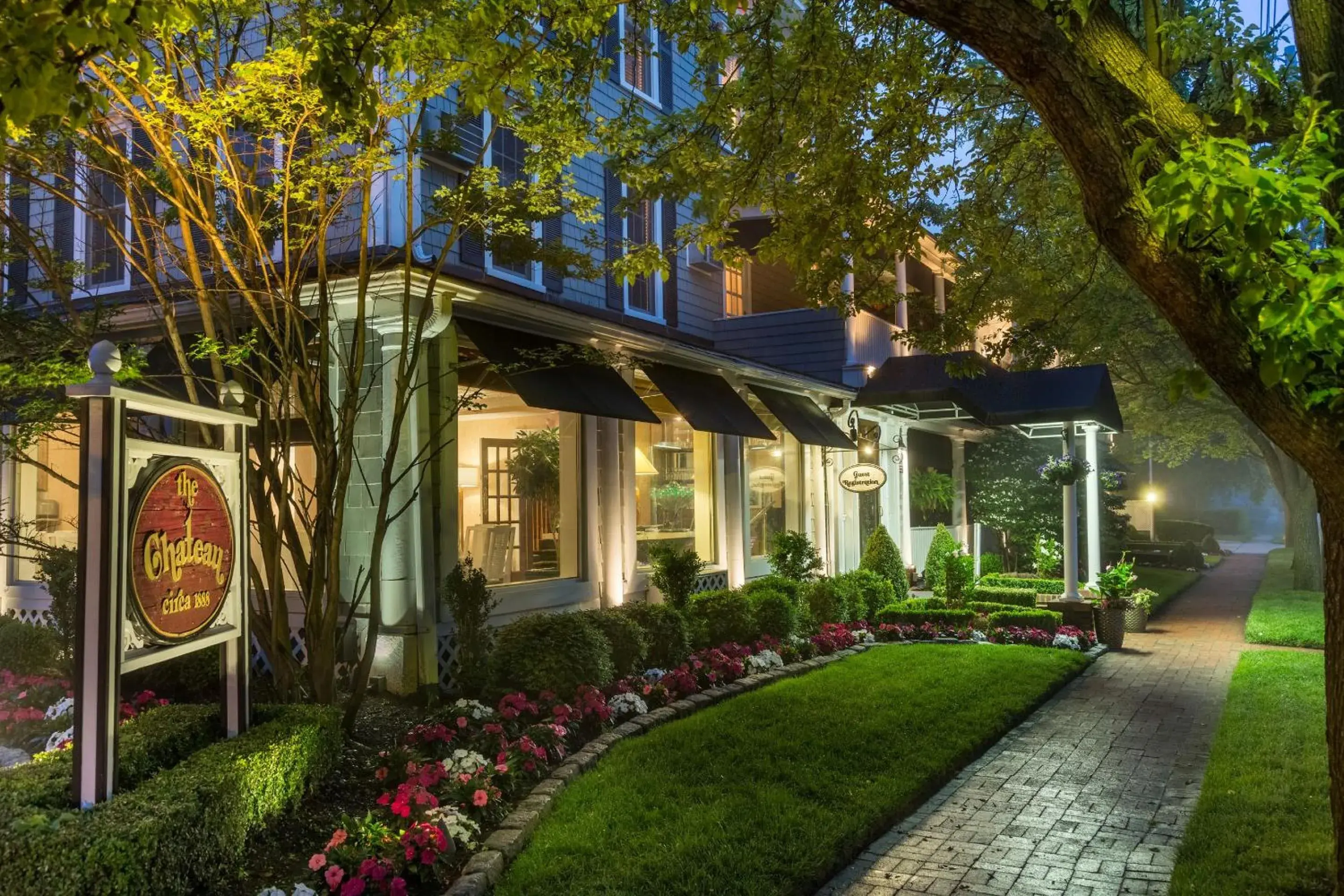 Chateau Inn and Suites Chateau Inn and Suites