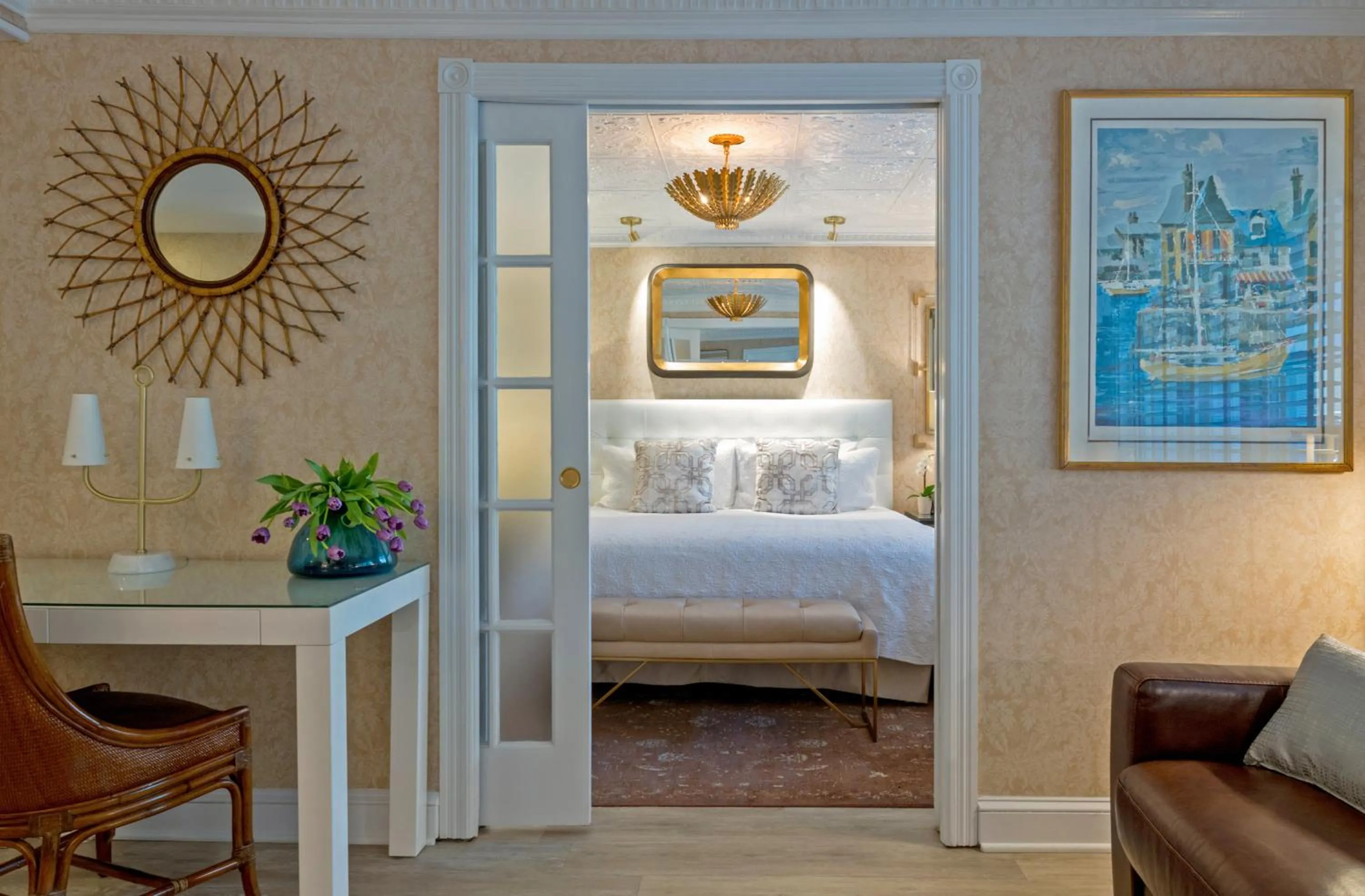 Bed in Chateau Inn and Suites