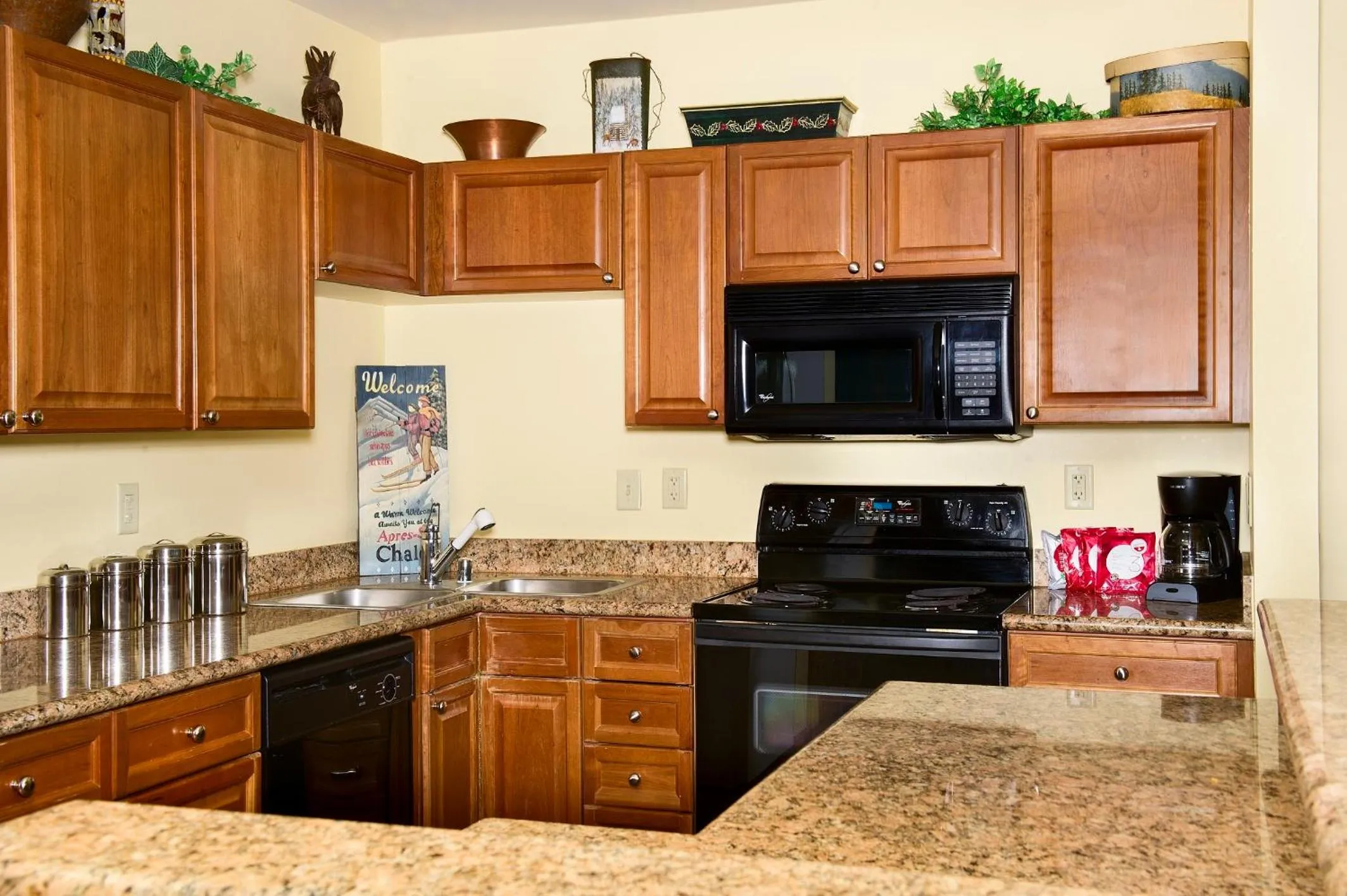 Kitchen or kitchenette in Zephyr Mountain Lodge