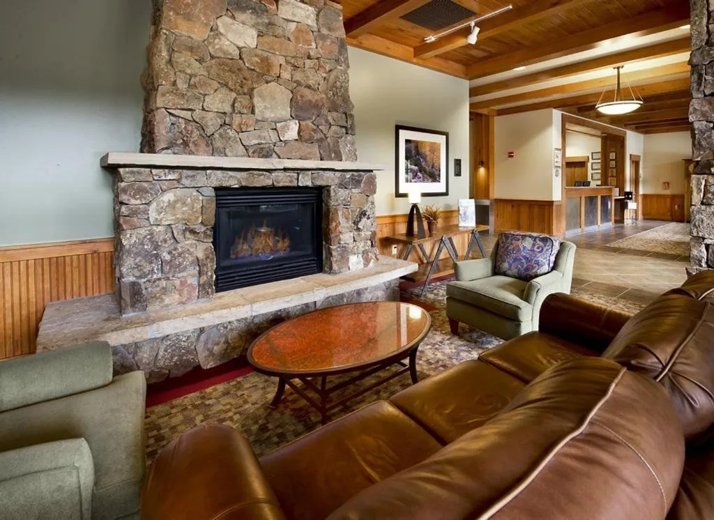 Living room in Zephyr Mountain Lodge