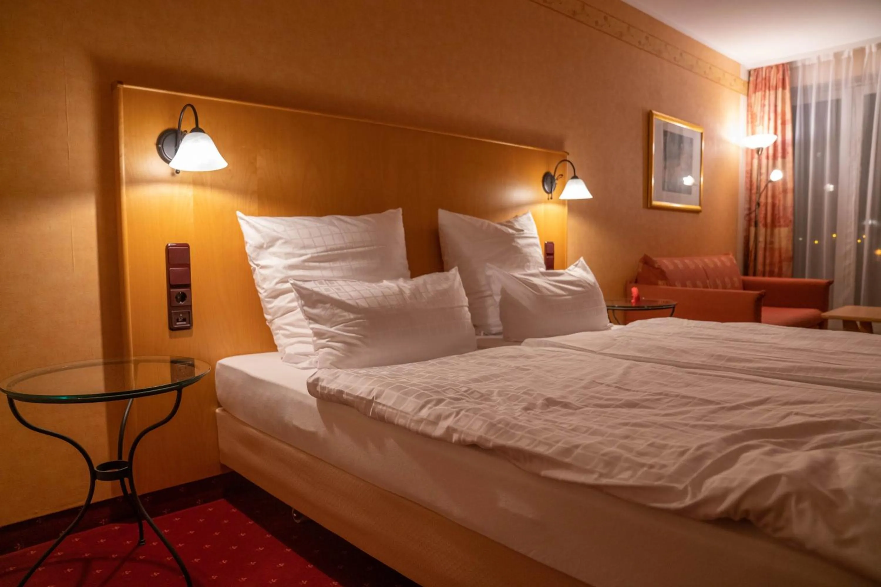 Night, Bed in Hotel Löwenstein