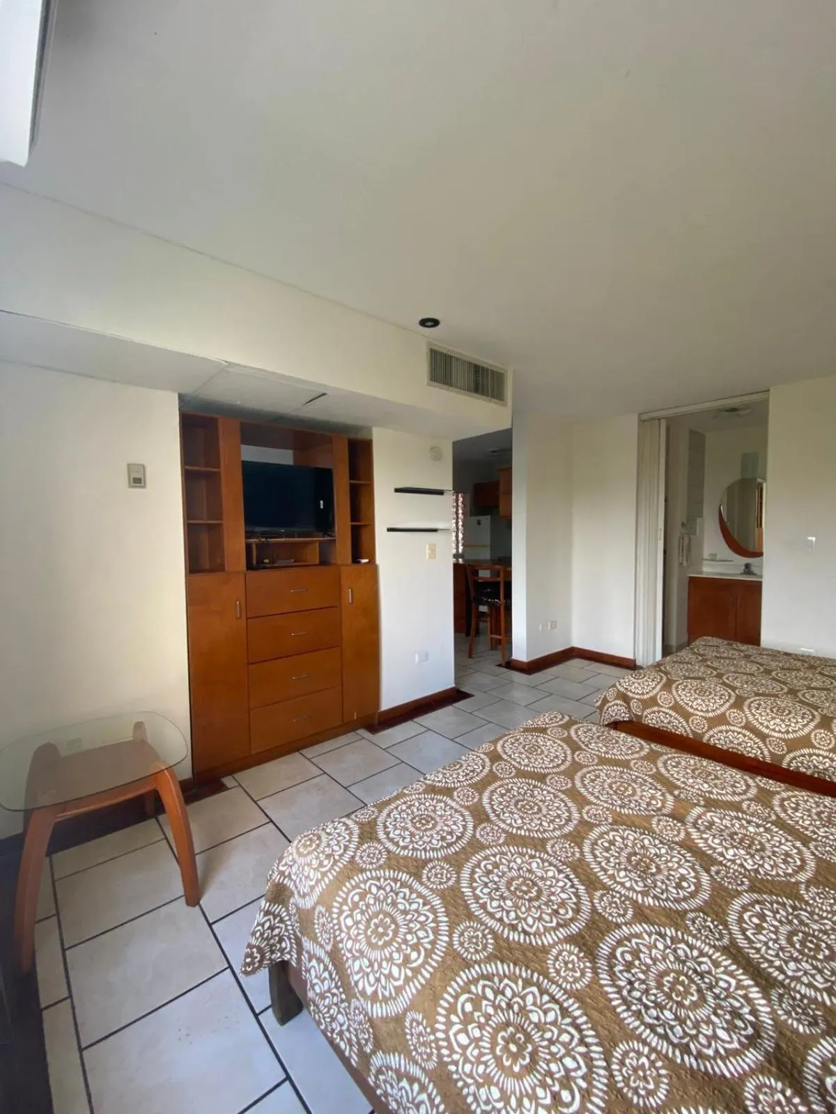 TV and multimedia, Bed in Confort Ejecutivo Suites Lindavista