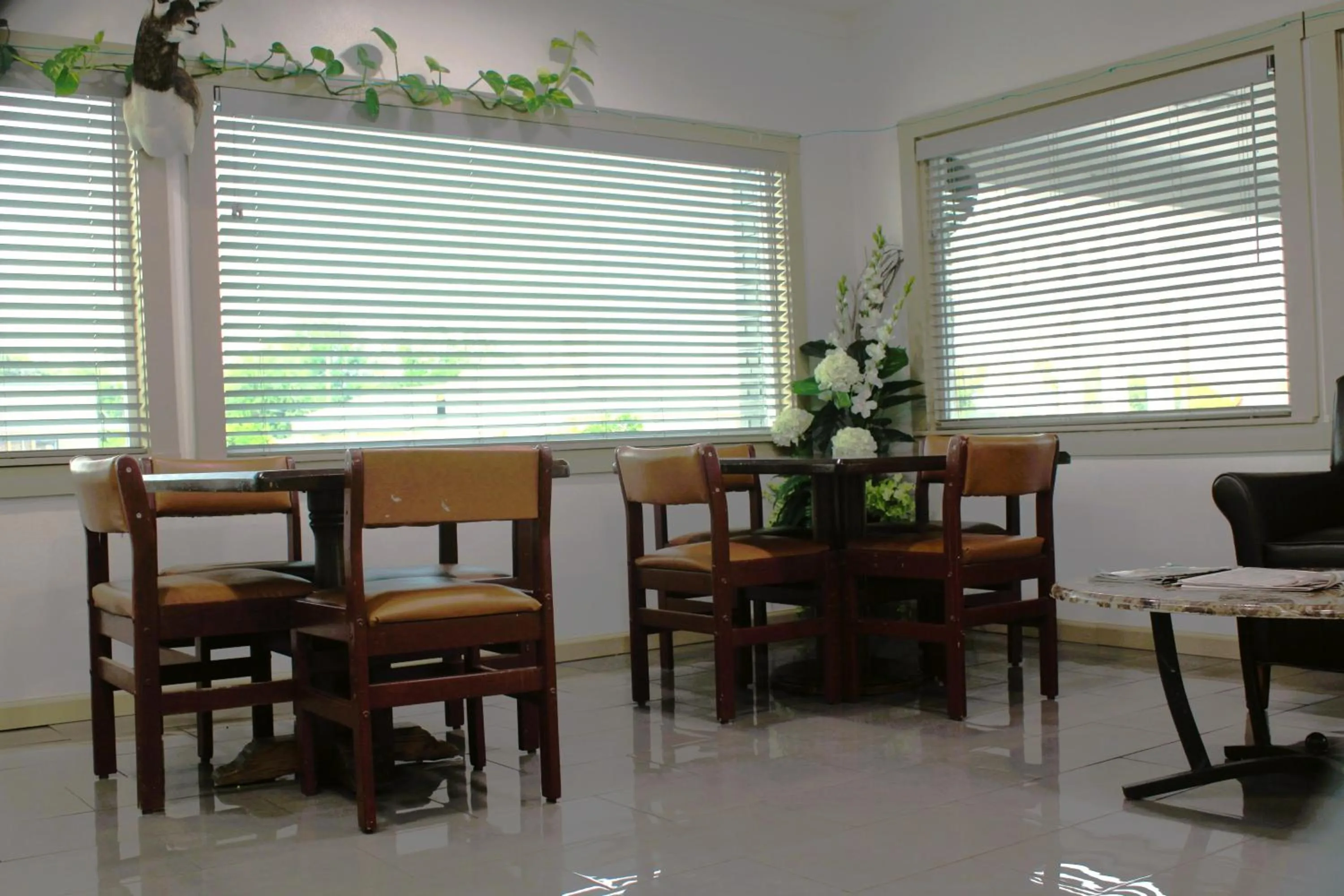 Seating area in Sun Valley Motel Junction