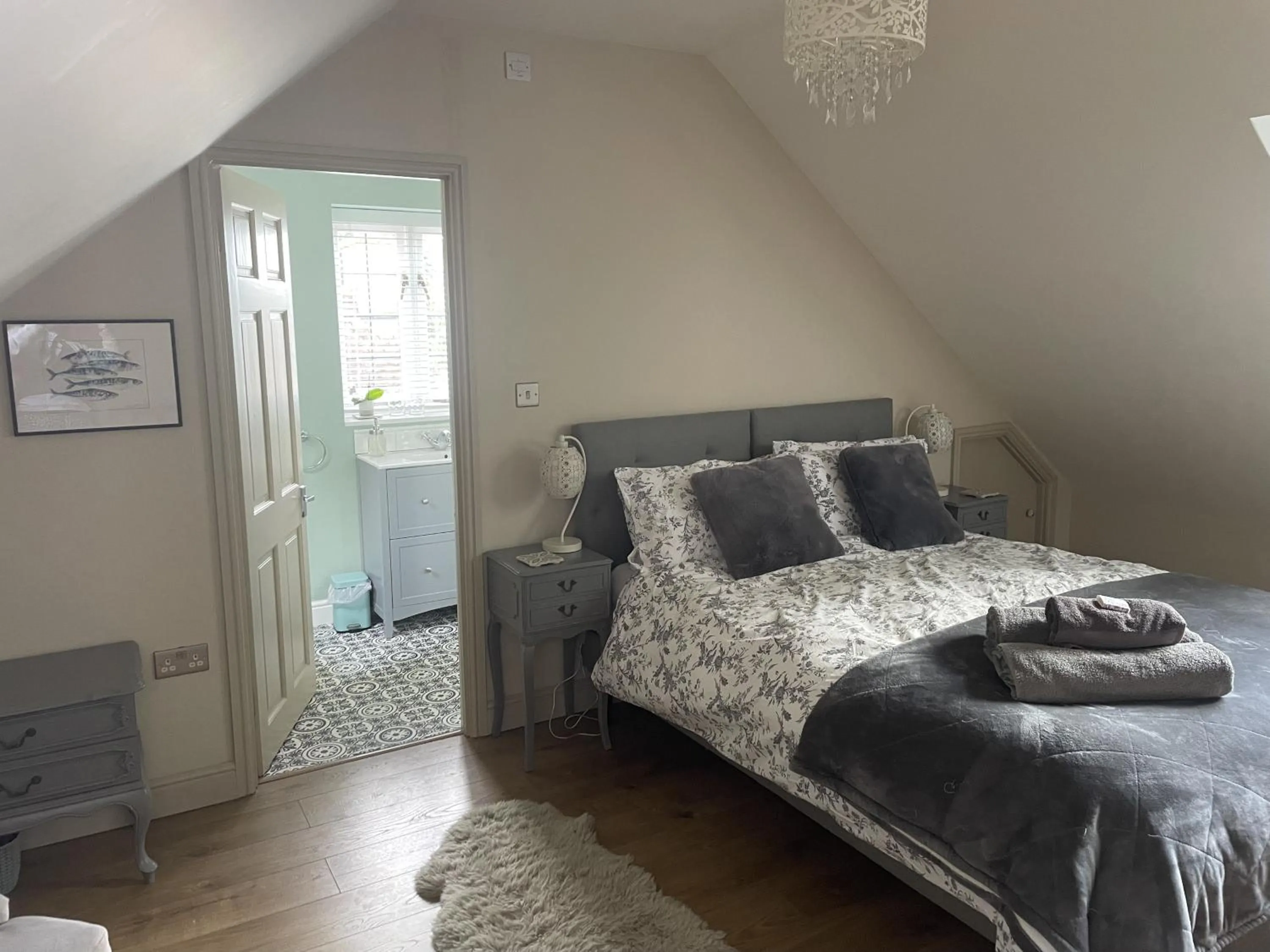 Bedroom, Bed in Cotswold Lodge