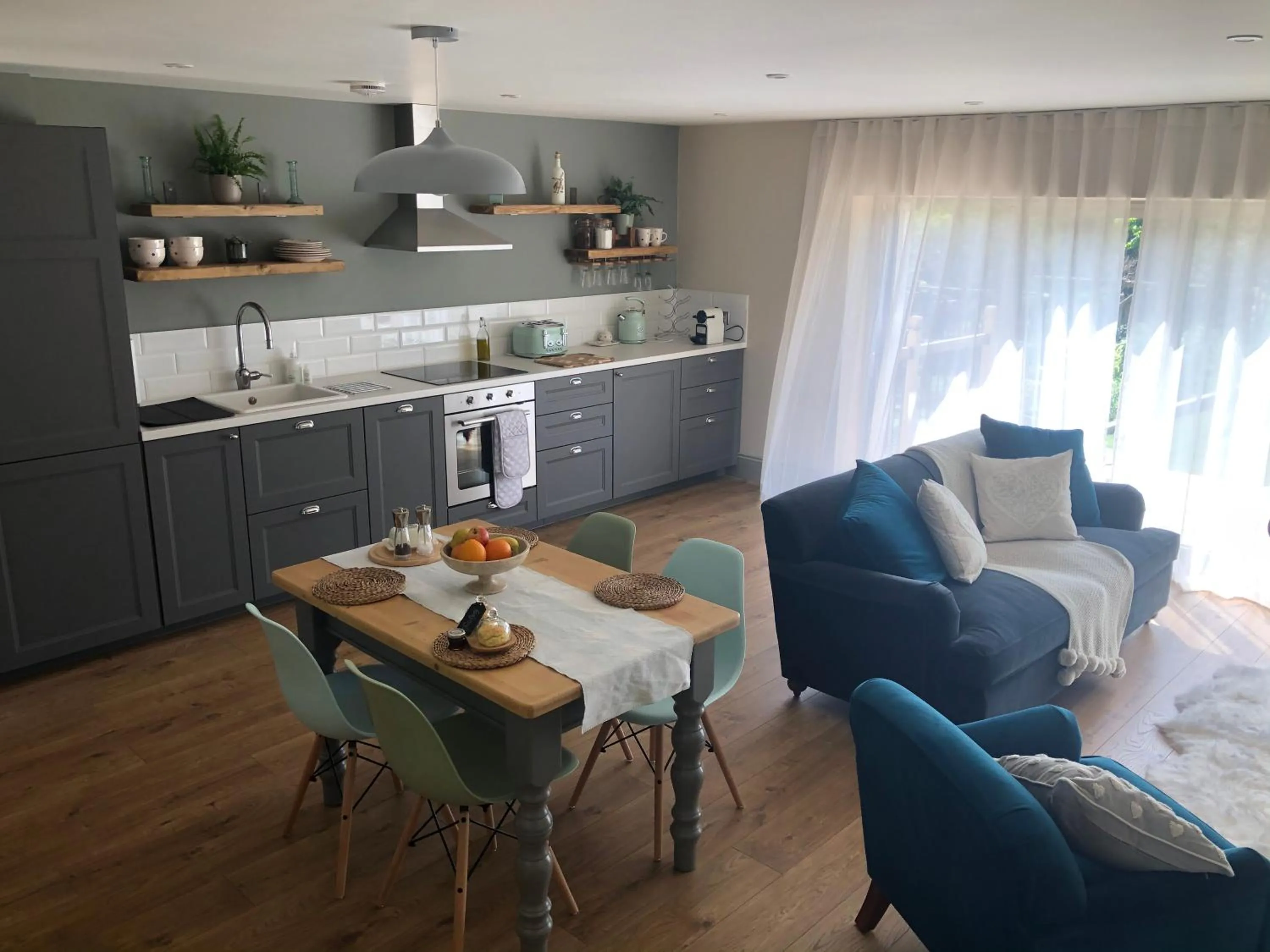 Dining area in Cotswold Lodge