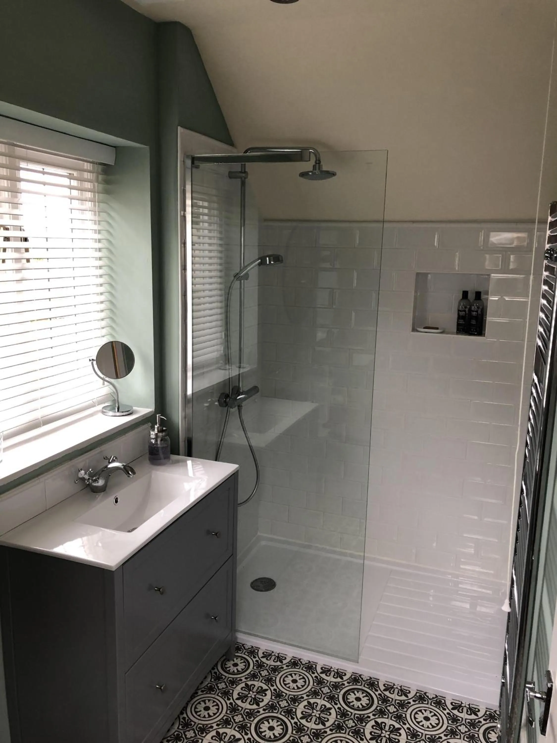 Bathroom in Cotswold Lodge