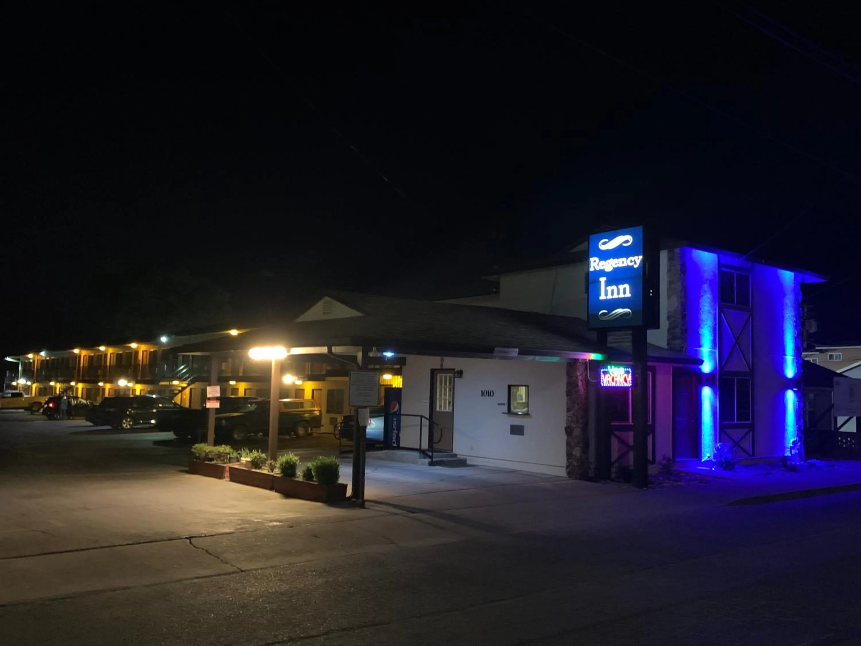 Property building in Regency Inn Lakeport