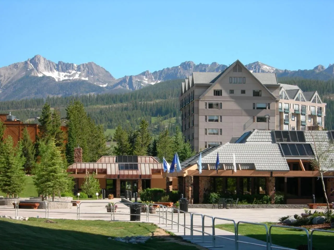 Facade/entrance in Shoshone Condos at Big Sky Resort