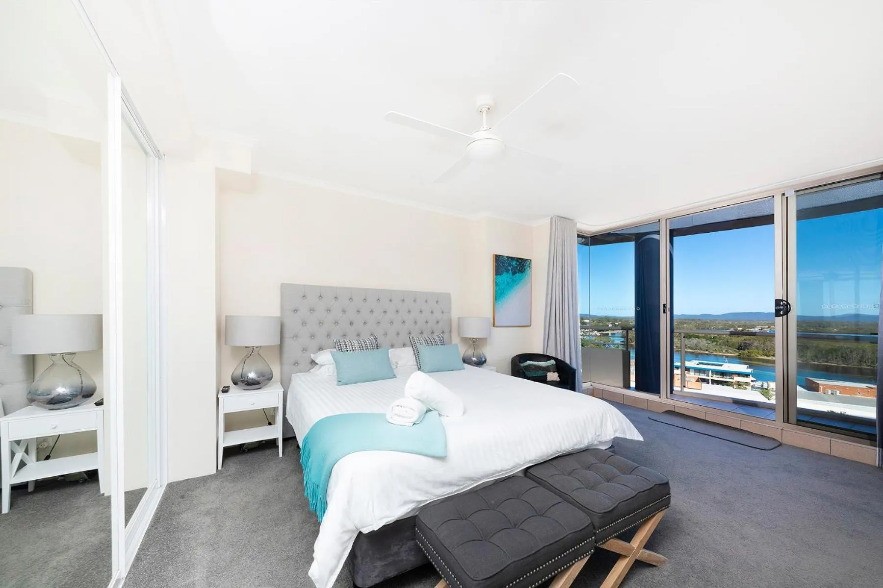 Bedroom, Bed in Beaches International