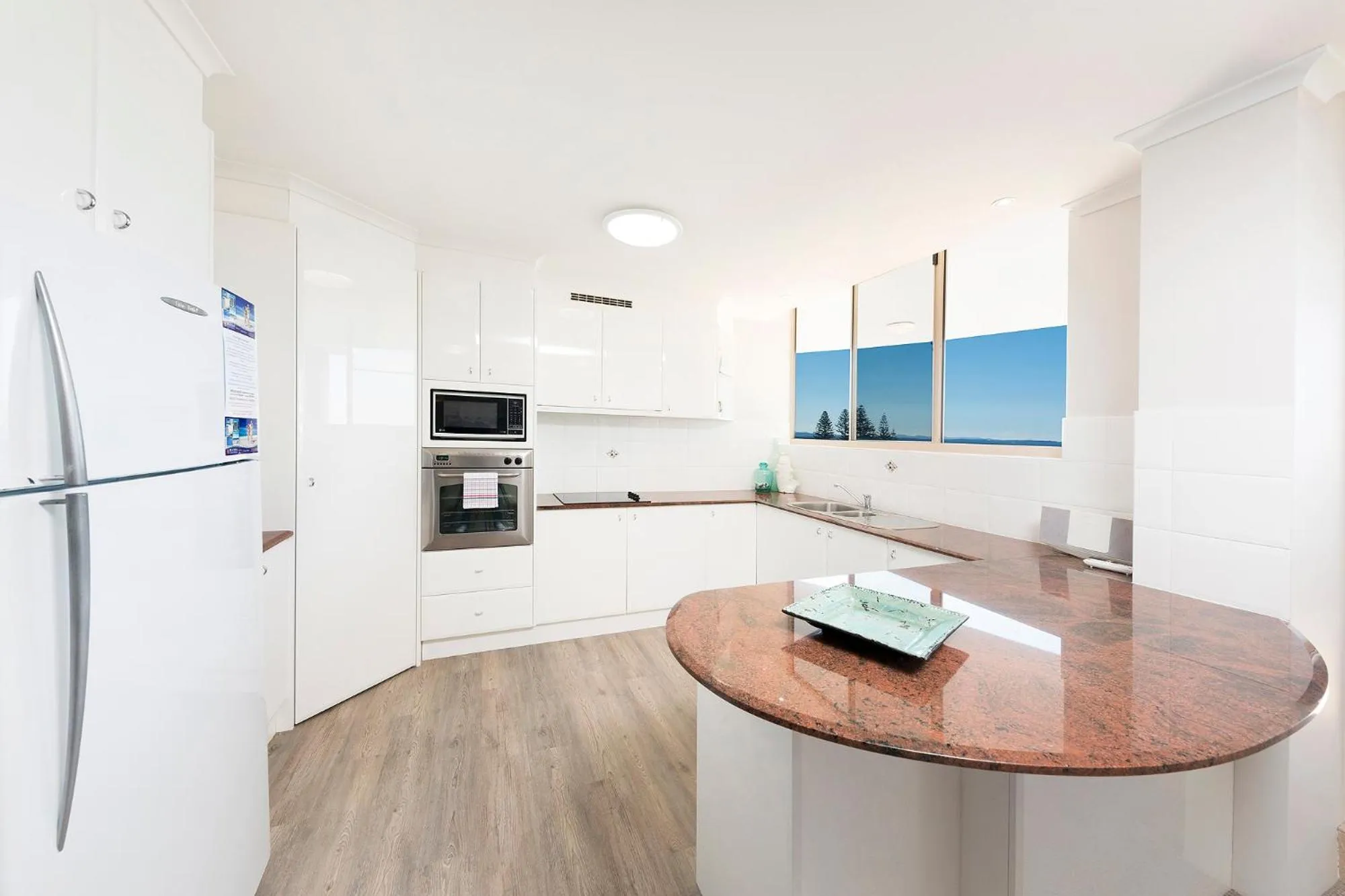 Kitchen or kitchenette in Beaches International