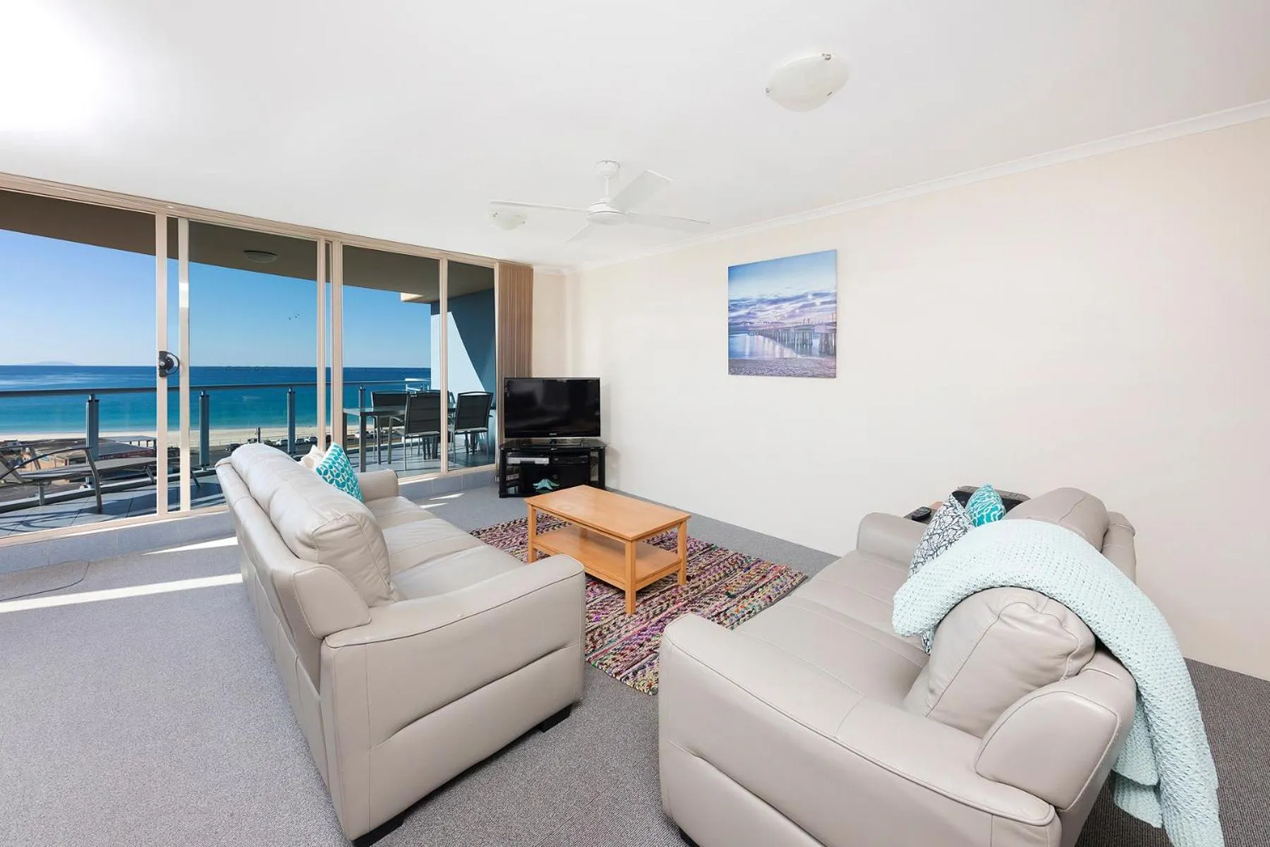 Living room in Beaches International