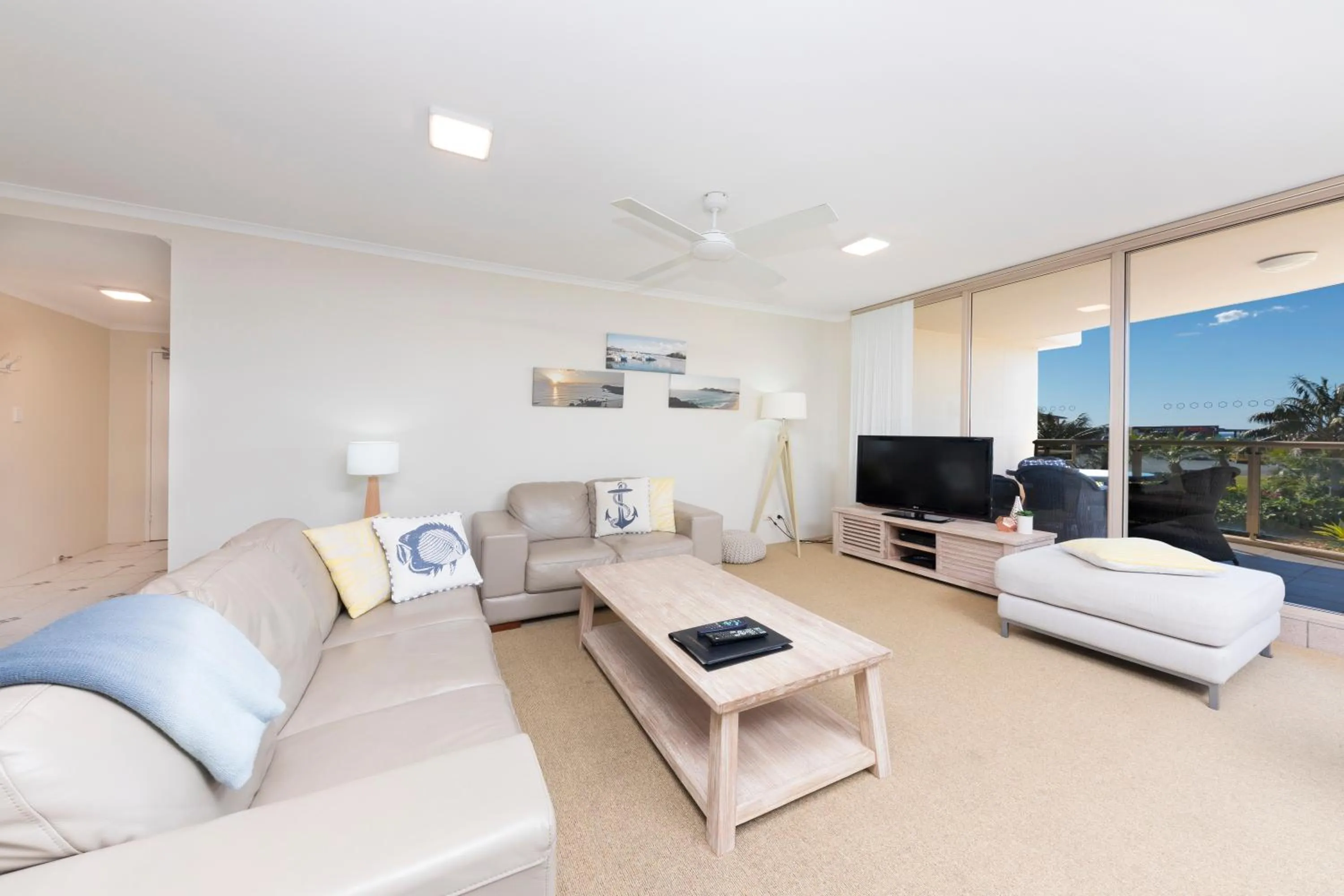 Living room in Beaches International