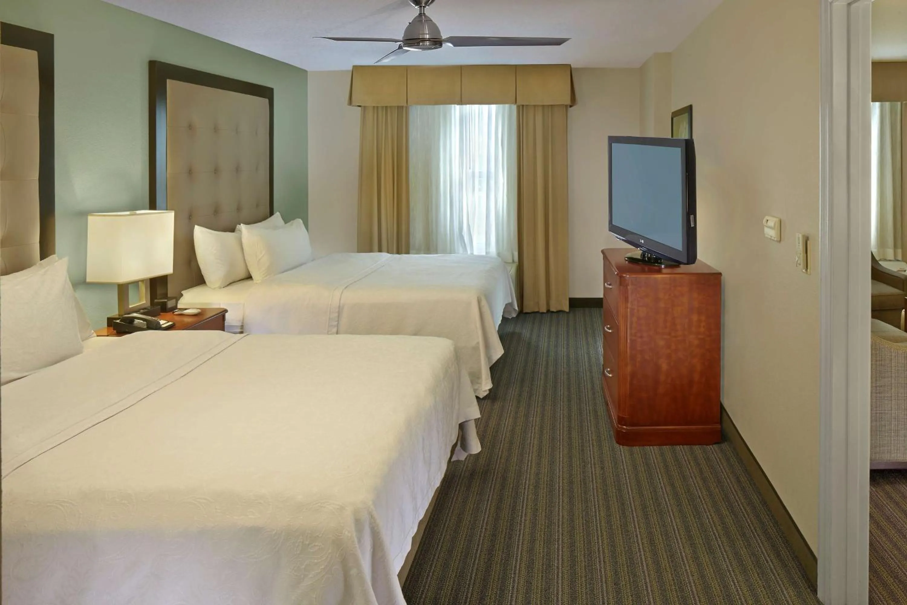 Bed in Homewood Suites by Hilton Daytona Beach Speedway-Airport