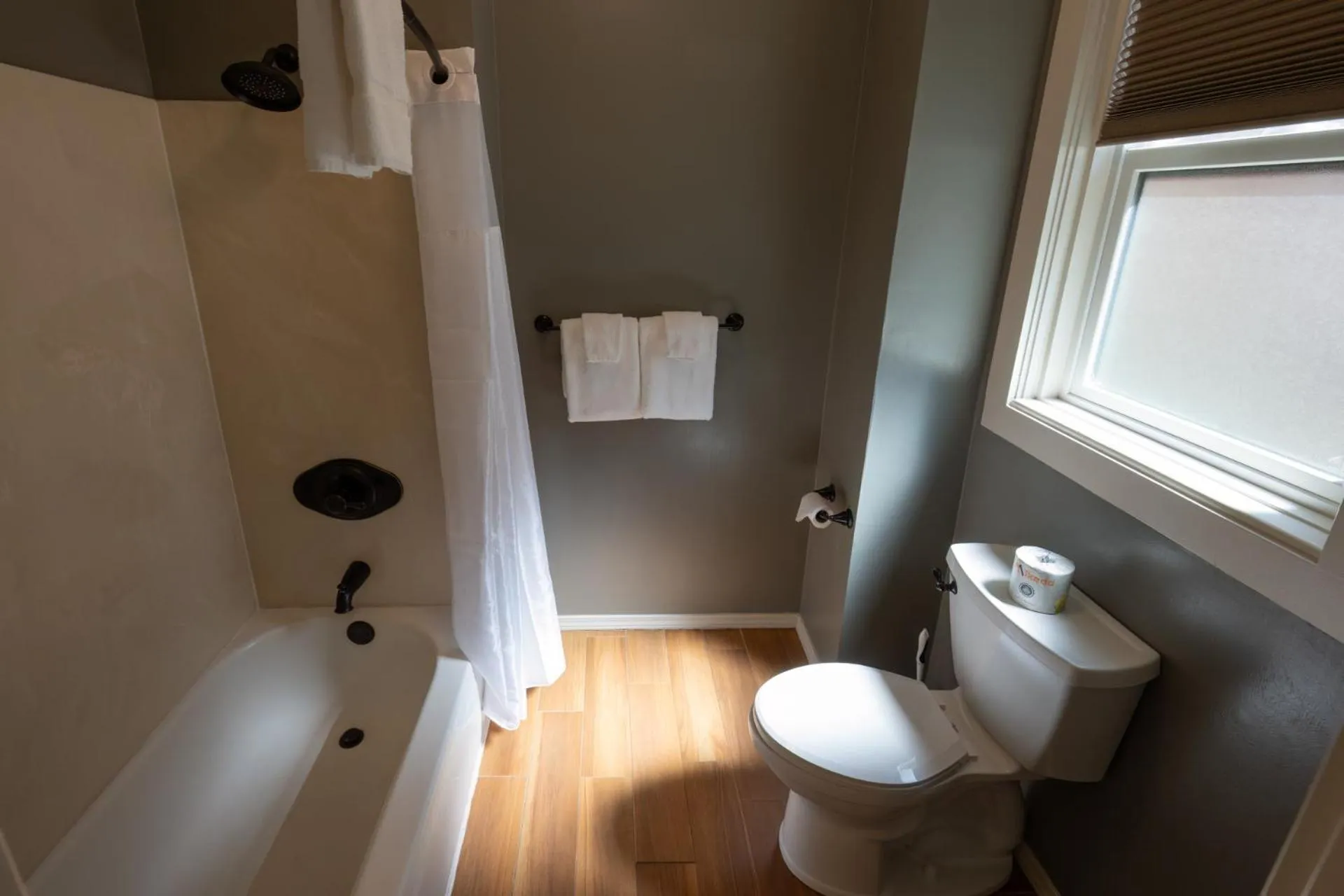 Bathroom in The Groveland Hotel