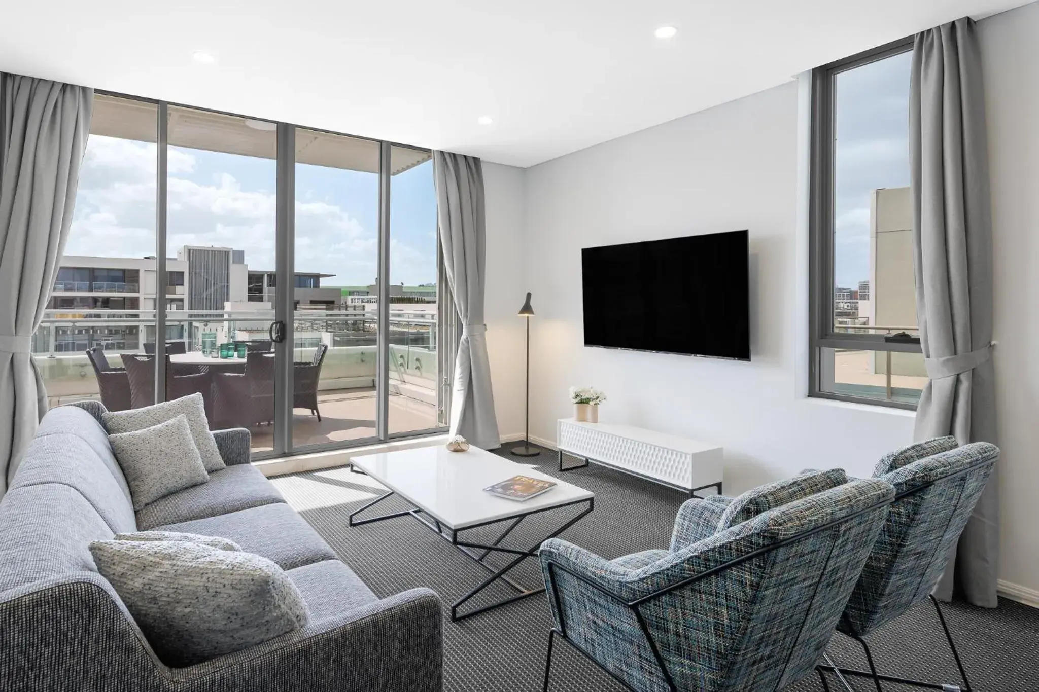 Three Bedroom Terrace Suite in Meriton Suites Zetland Three Bedroom Terrace Suite in Meriton Suites Zetland