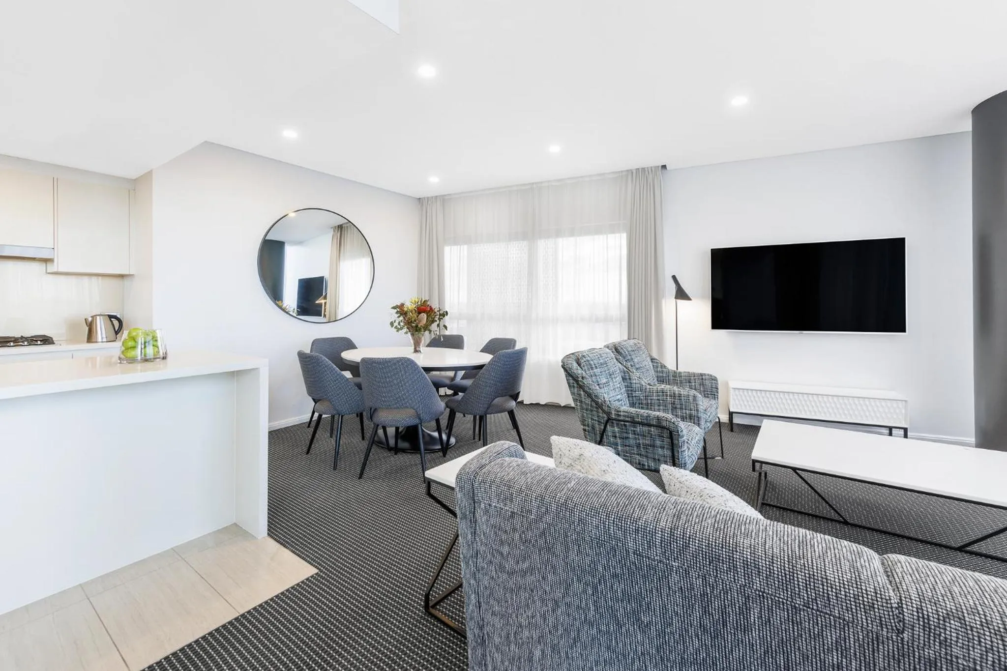 TV and multimedia in Meriton Suites Zetland