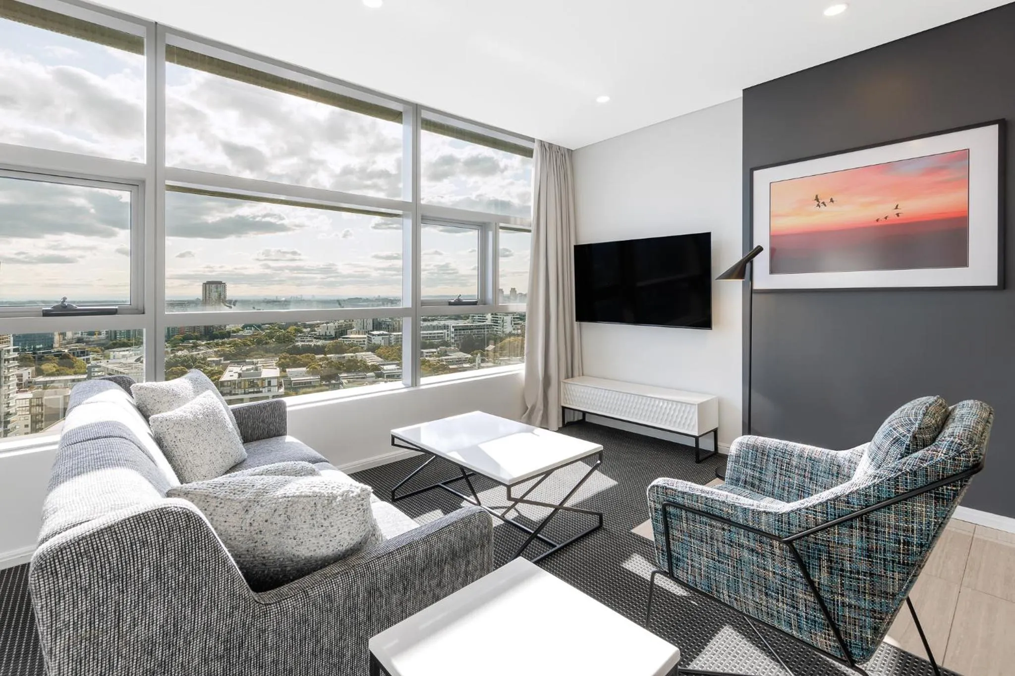 TV and multimedia in Meriton Suites Zetland