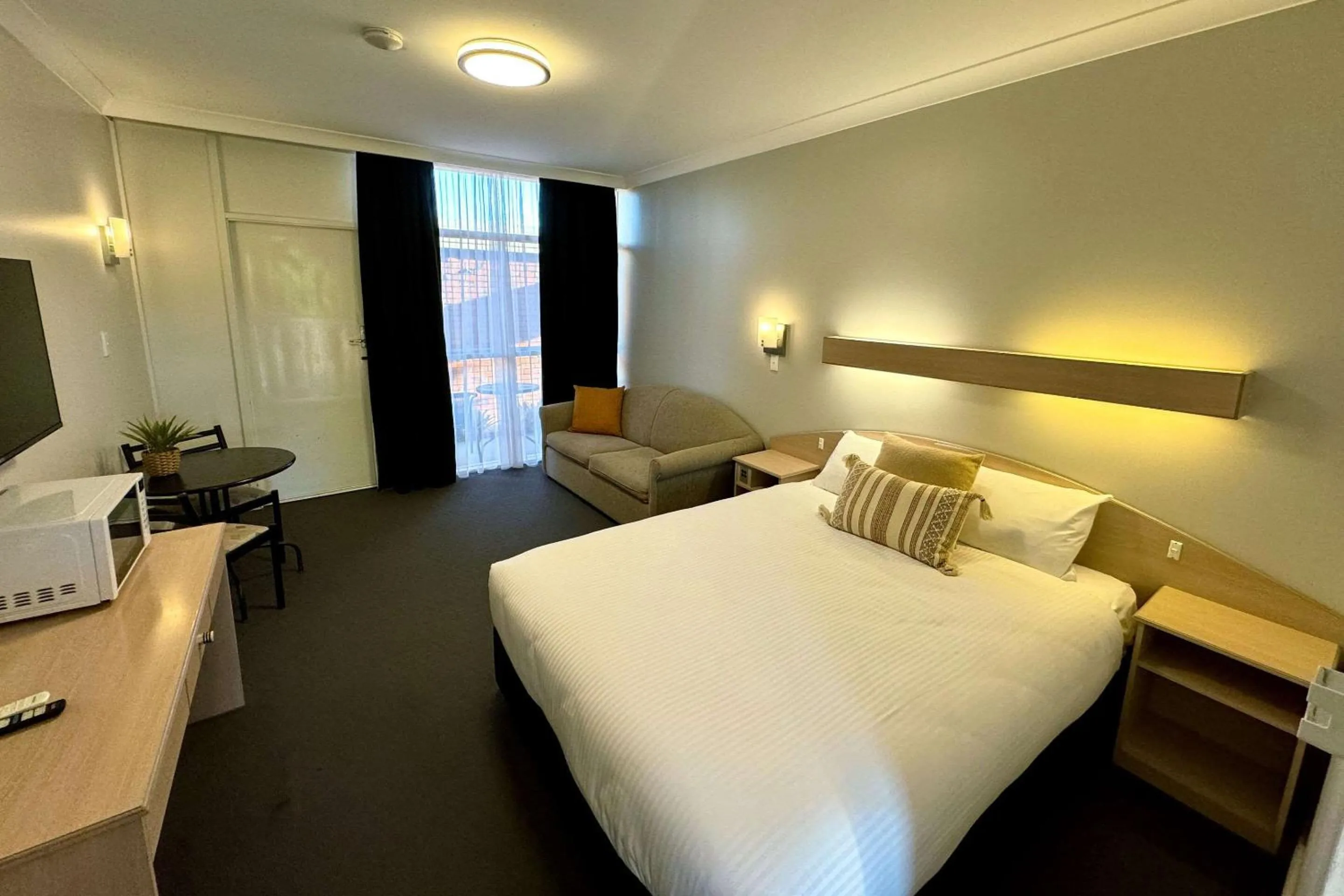 Bedroom, Bed in Econo Lodge Gateway Tamworth