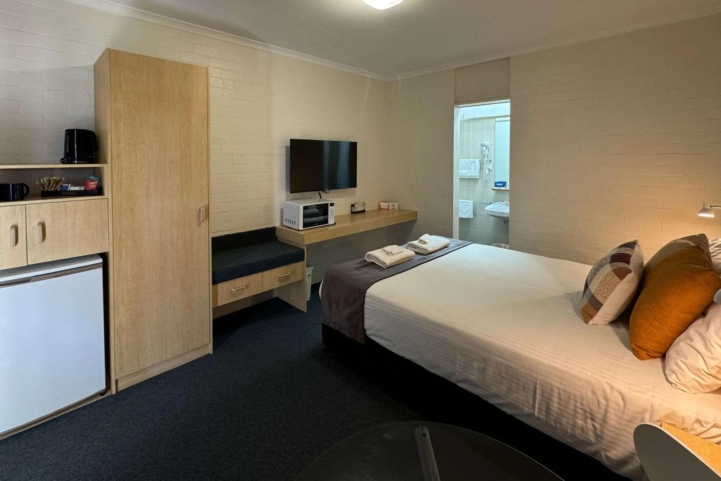 Bedroom, Bed in Econo Lodge Gateway Tamworth