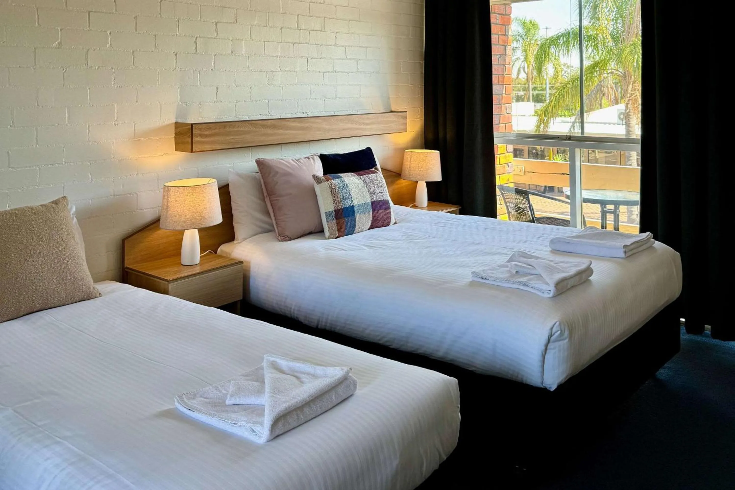 Bedroom, Bed in Econo Lodge Gateway Tamworth