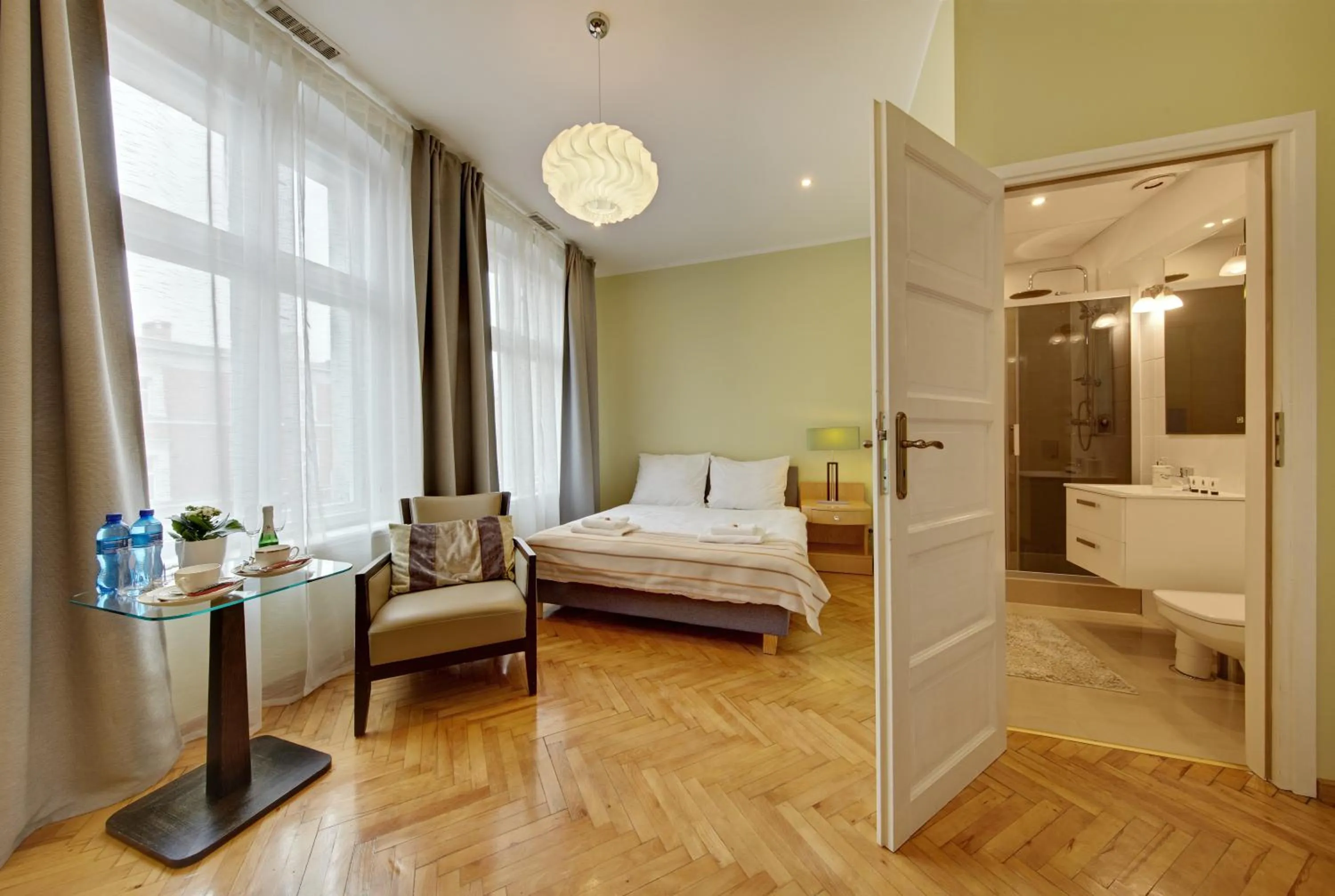 Bed in Jagiellonska 3 ApartHotel - Duze przestronne pokoje, centrum miasta, szybkie WiFi