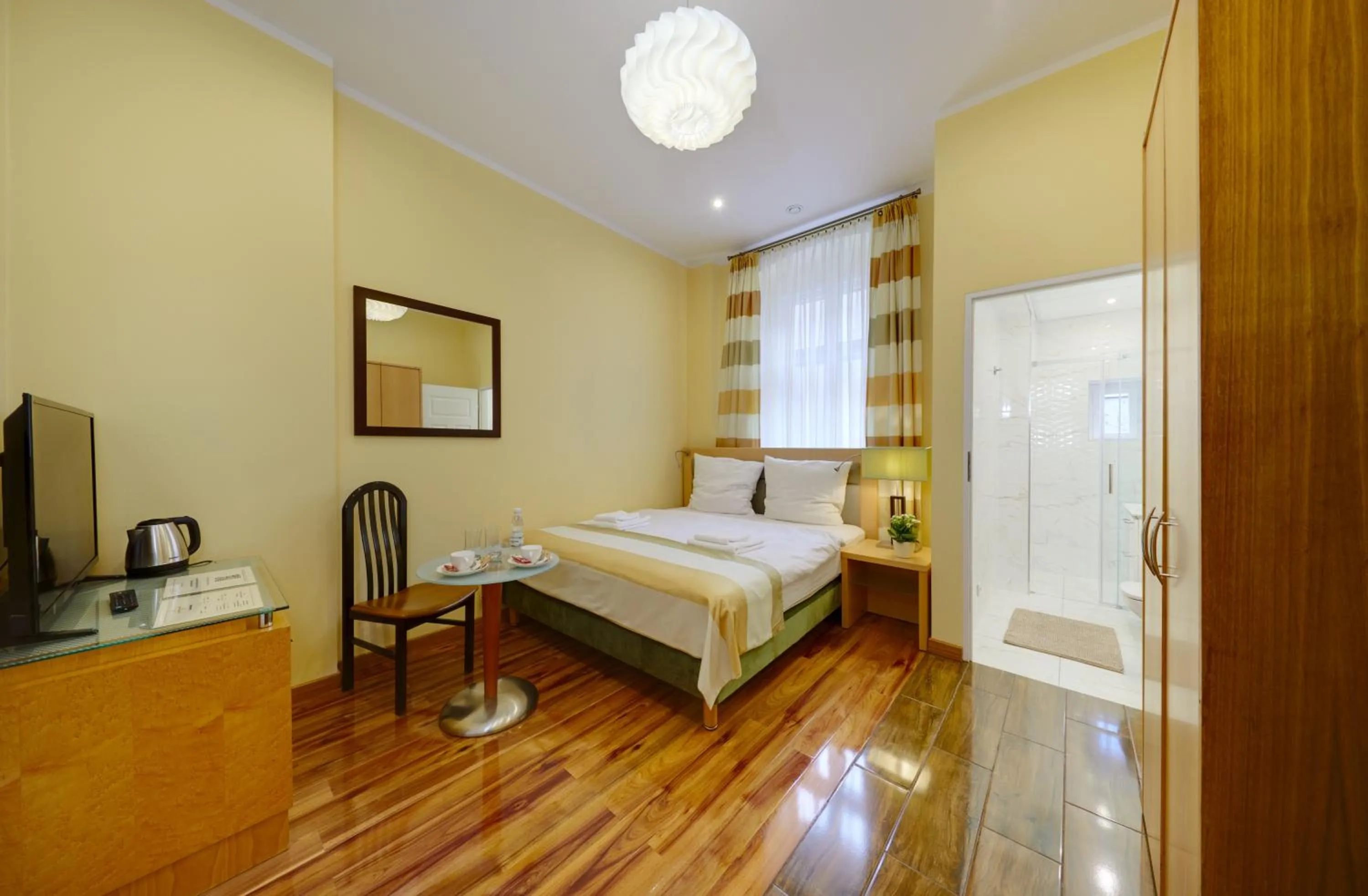 Bed in Jagiellonska 3 ApartHotel - Duze przestronne pokoje, centrum miasta, szybkie WiFi