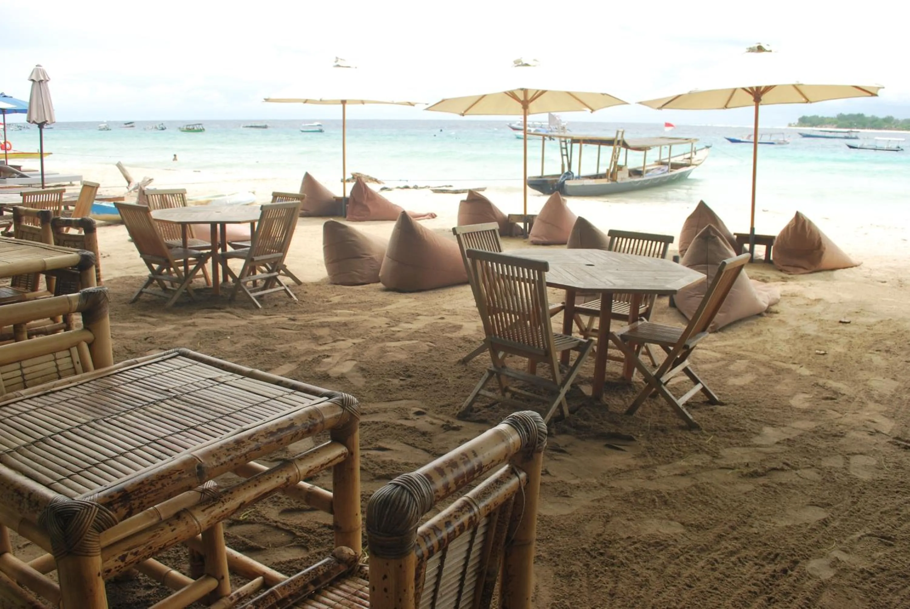 Beach in Gili Smile Bungalow