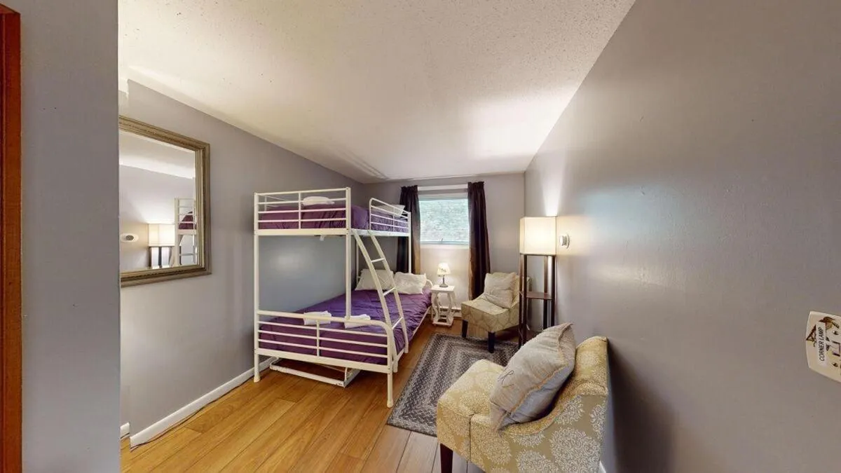 Bed in Silver Spring Chalet