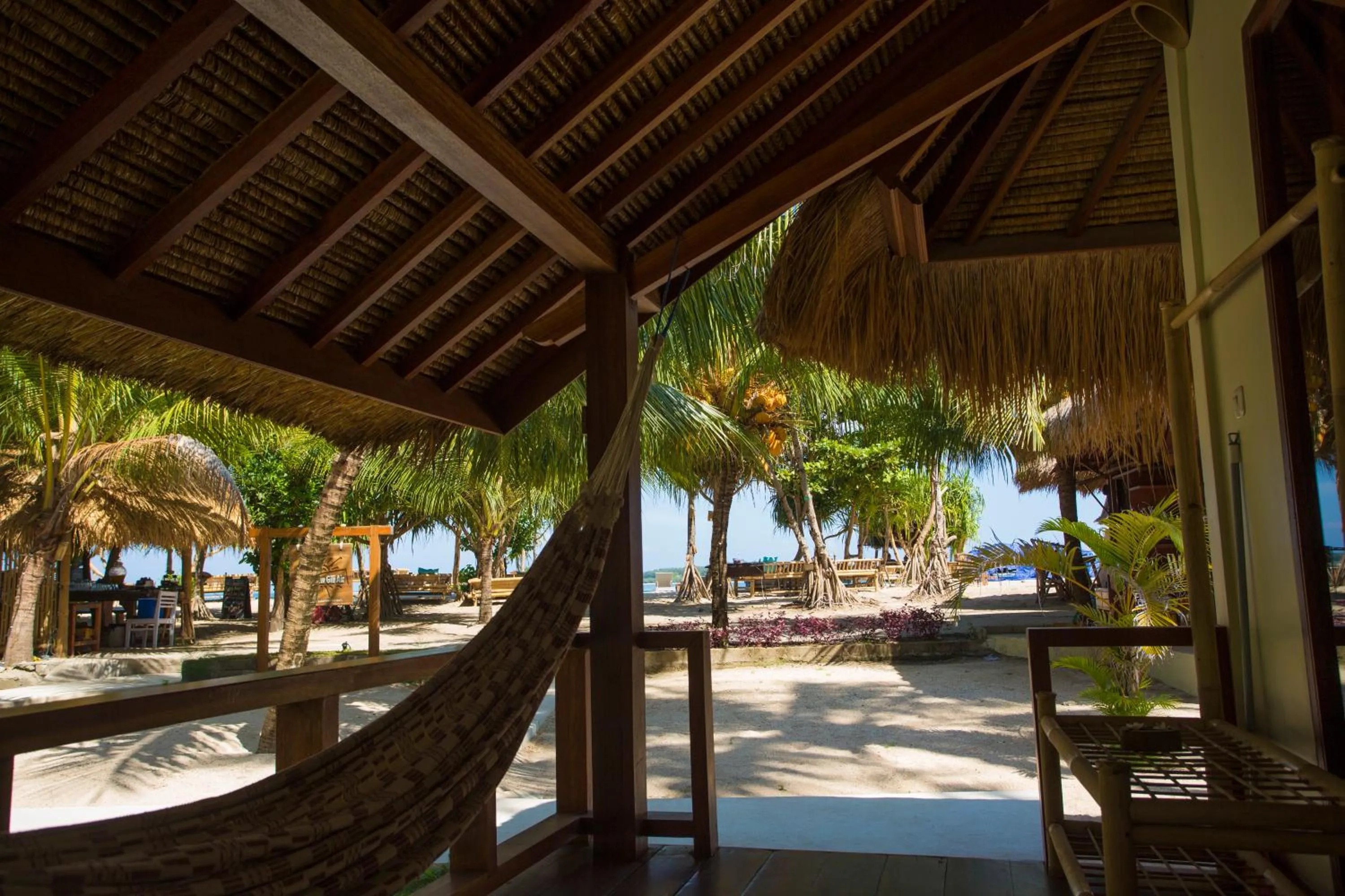 Island View Bar & Bungalow