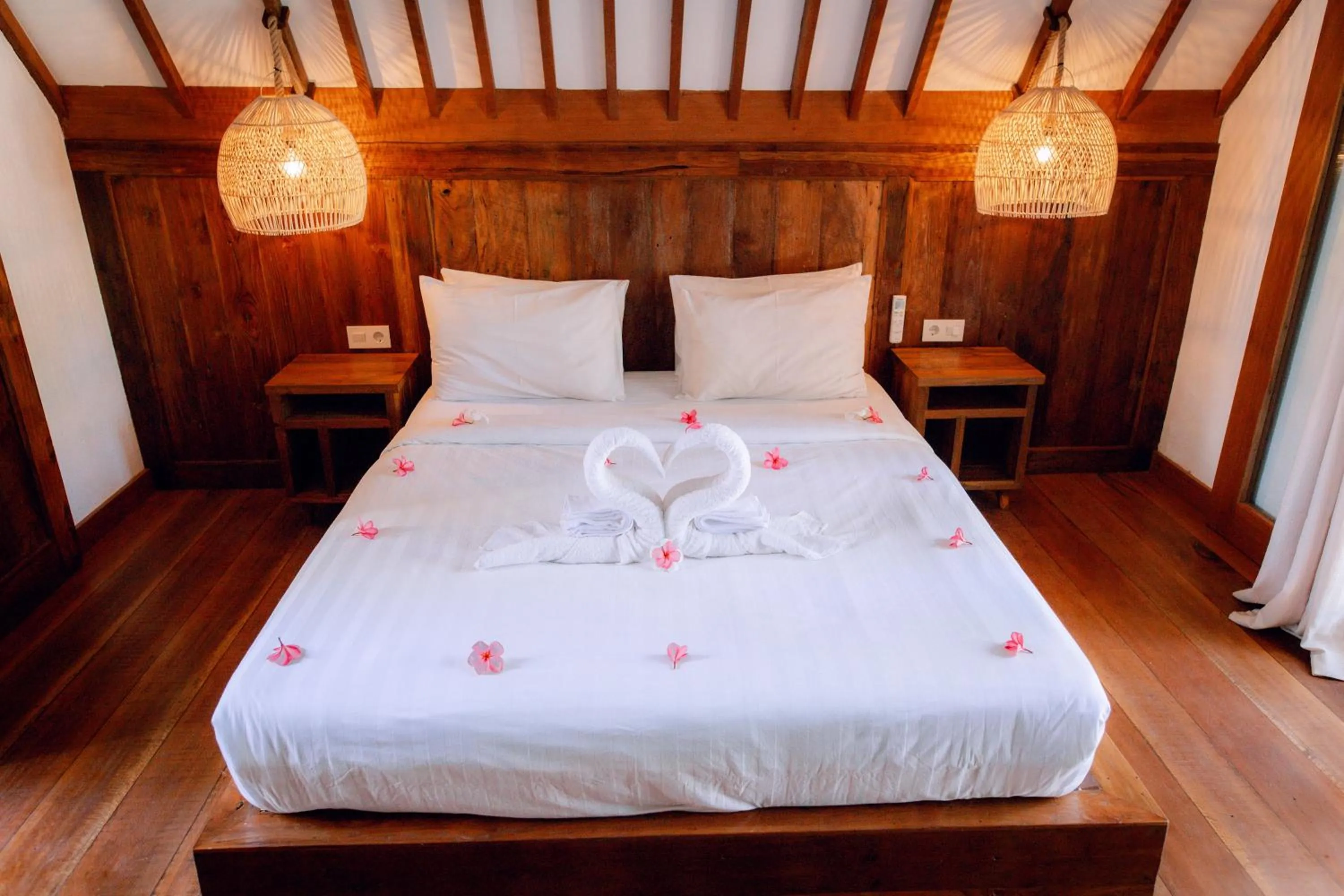 Bed in Island View Bar & Bungalow