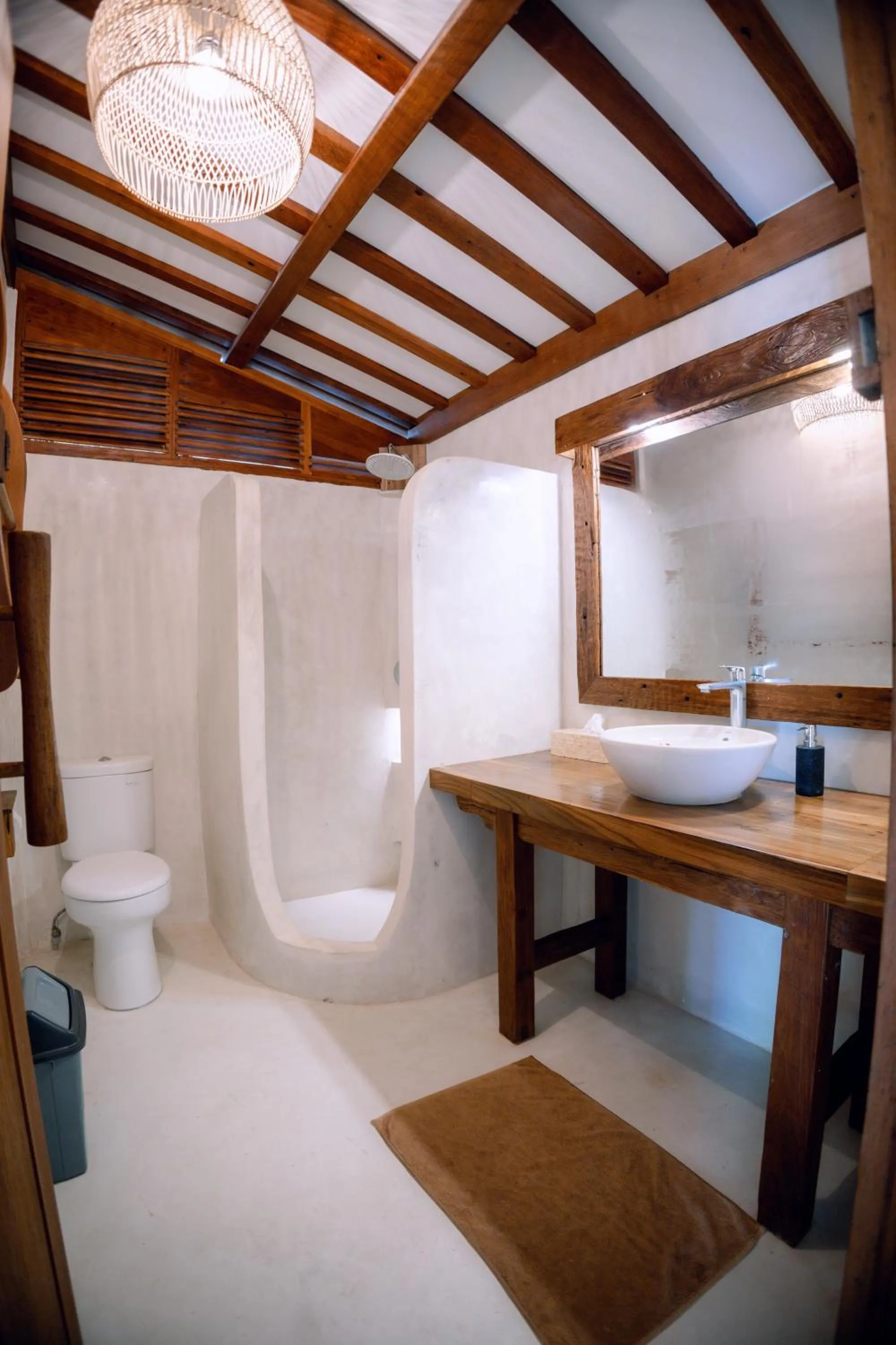 Island View Bar & Bungalow