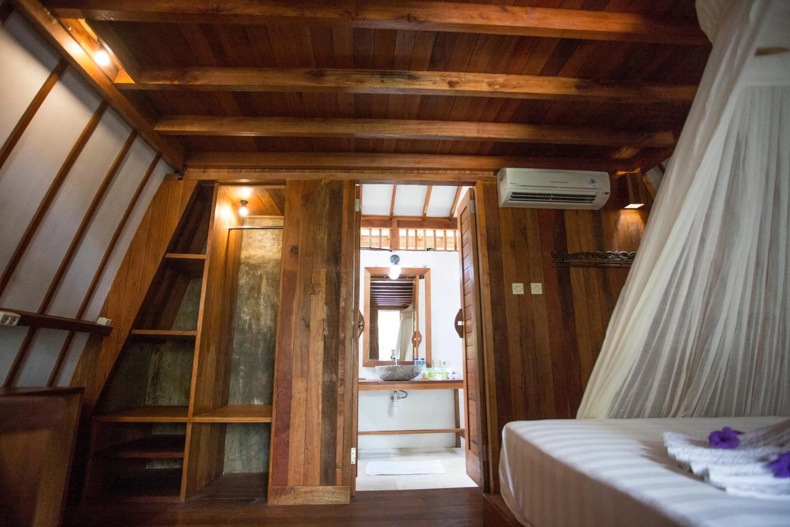 Bed in Island View Bar & Bungalow