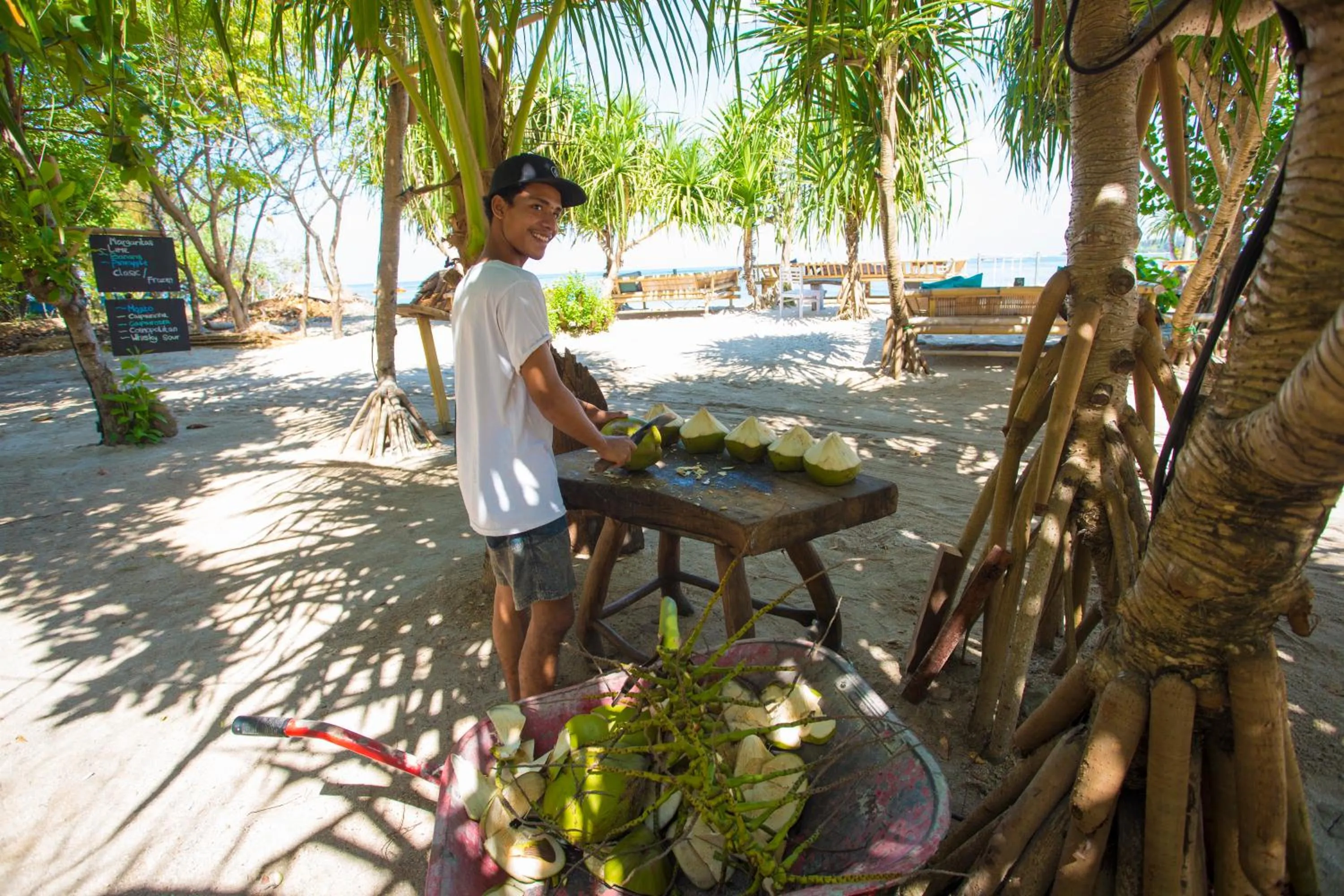 Island View Bar & Bungalow